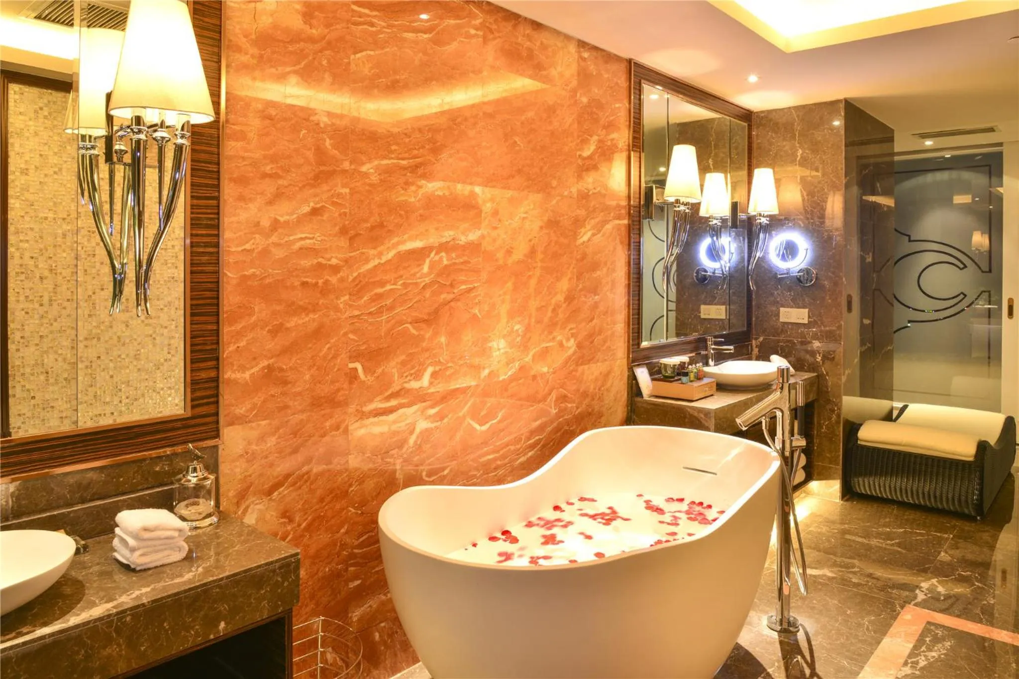 Bathroom in Ramada Heze