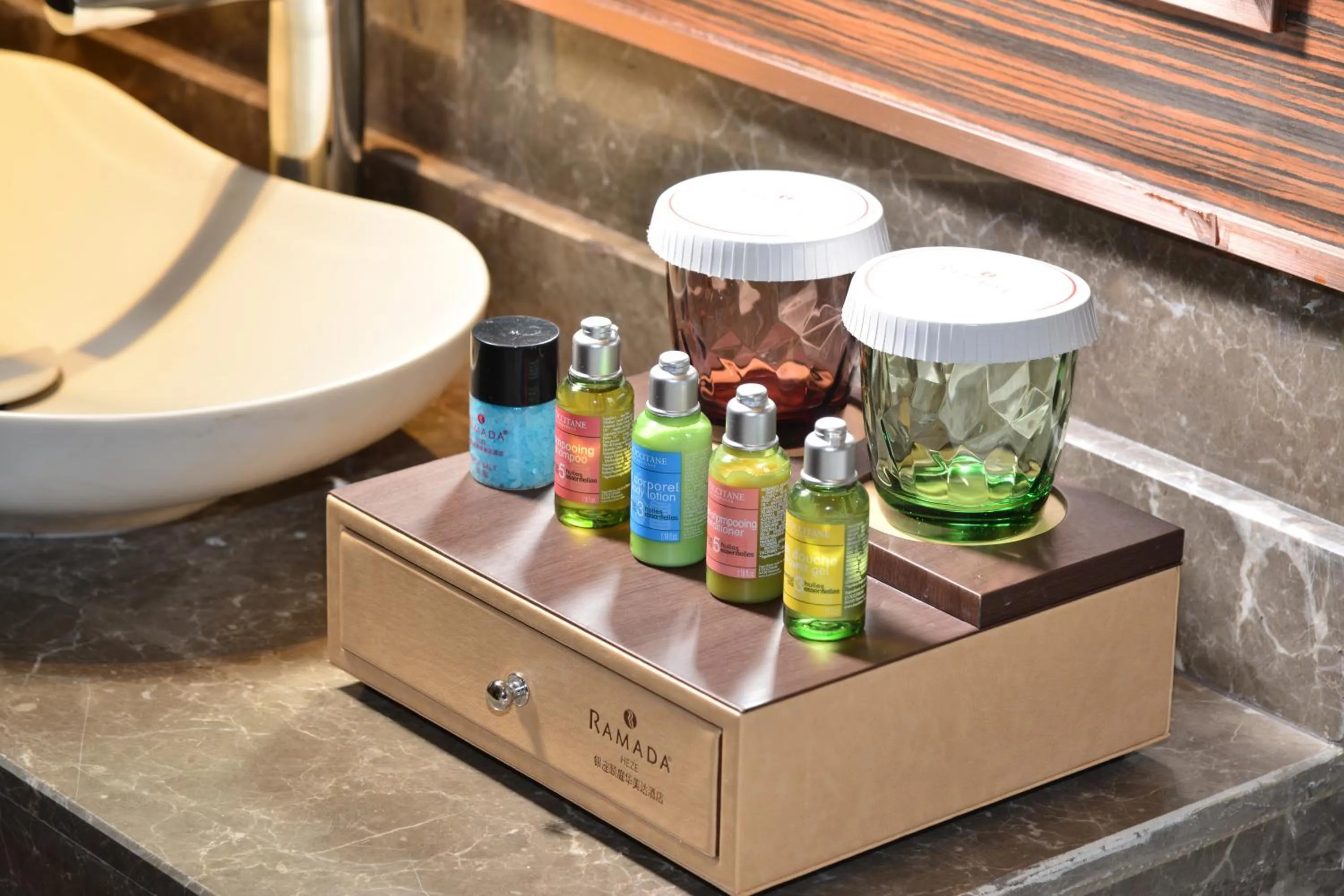 Bathroom in Ramada Heze