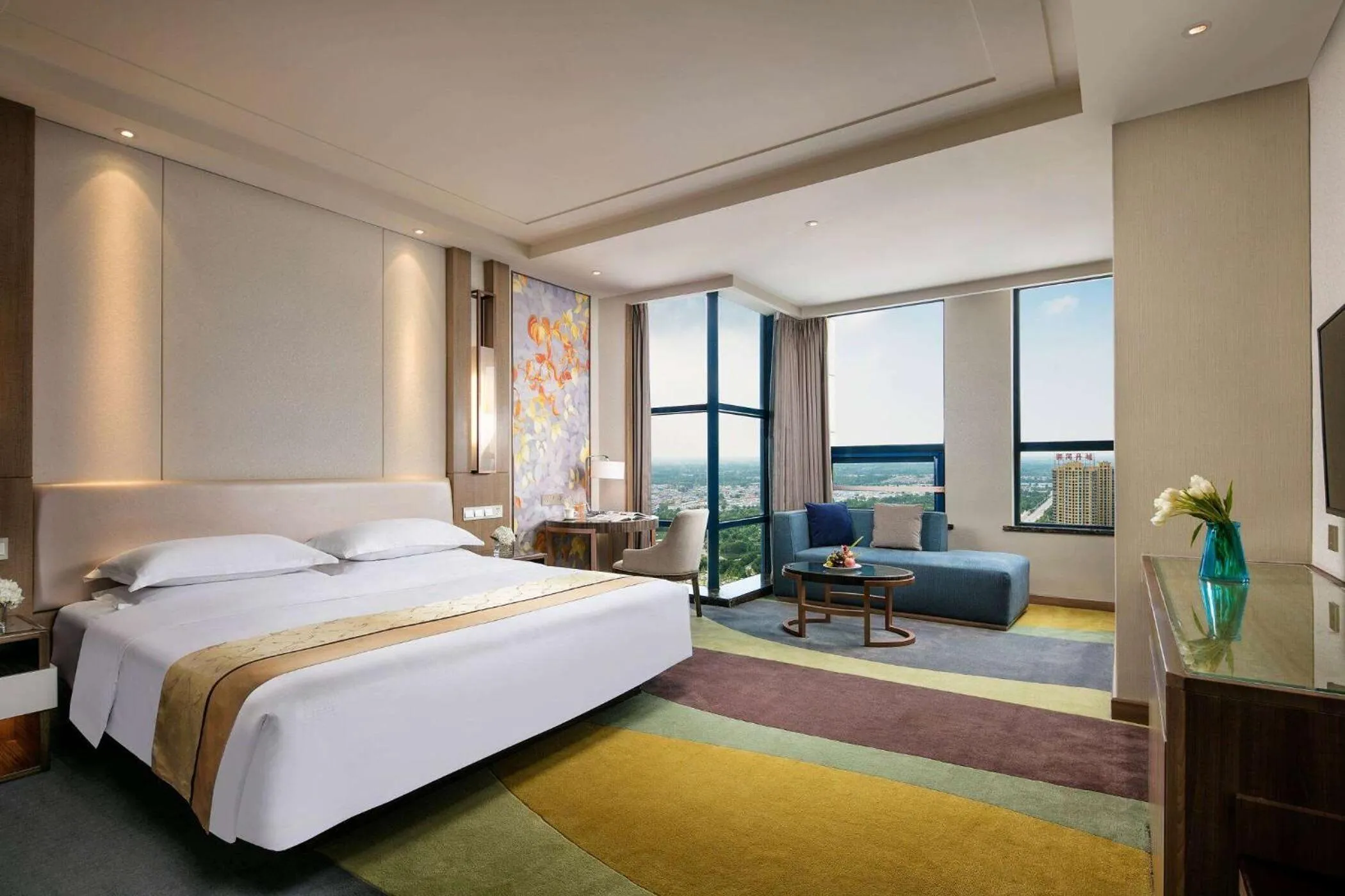 Photo of the whole room, Bed in Ramada Heze