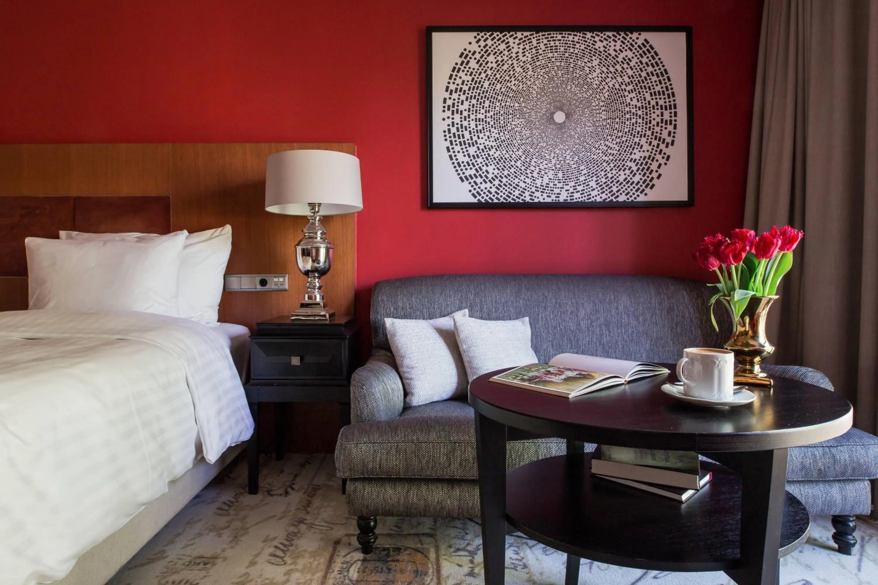 Photo of the whole room, Bed in Hotel Telegraaf, Autograph Collection