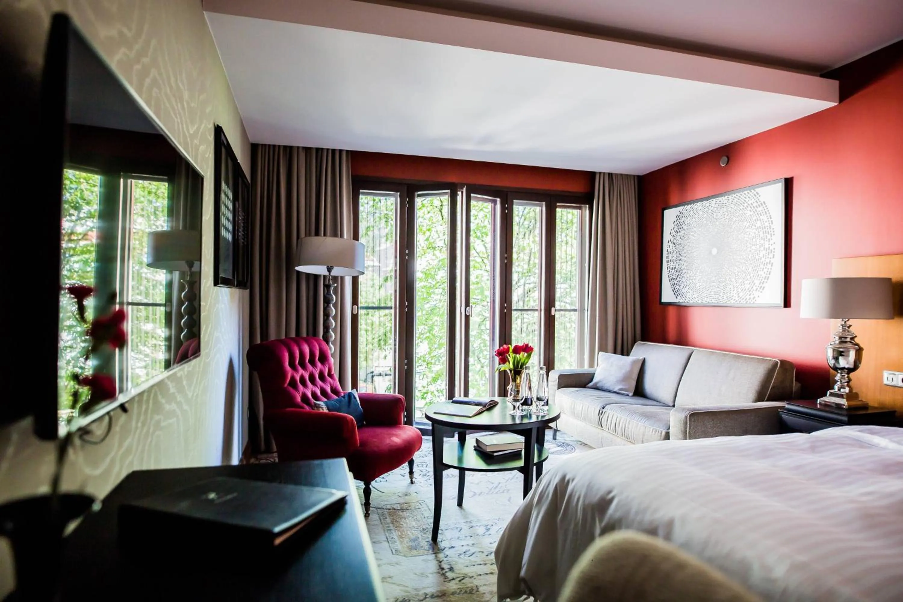 Photo of the whole room, Bed in Hotel Telegraaf, Autograph Collection