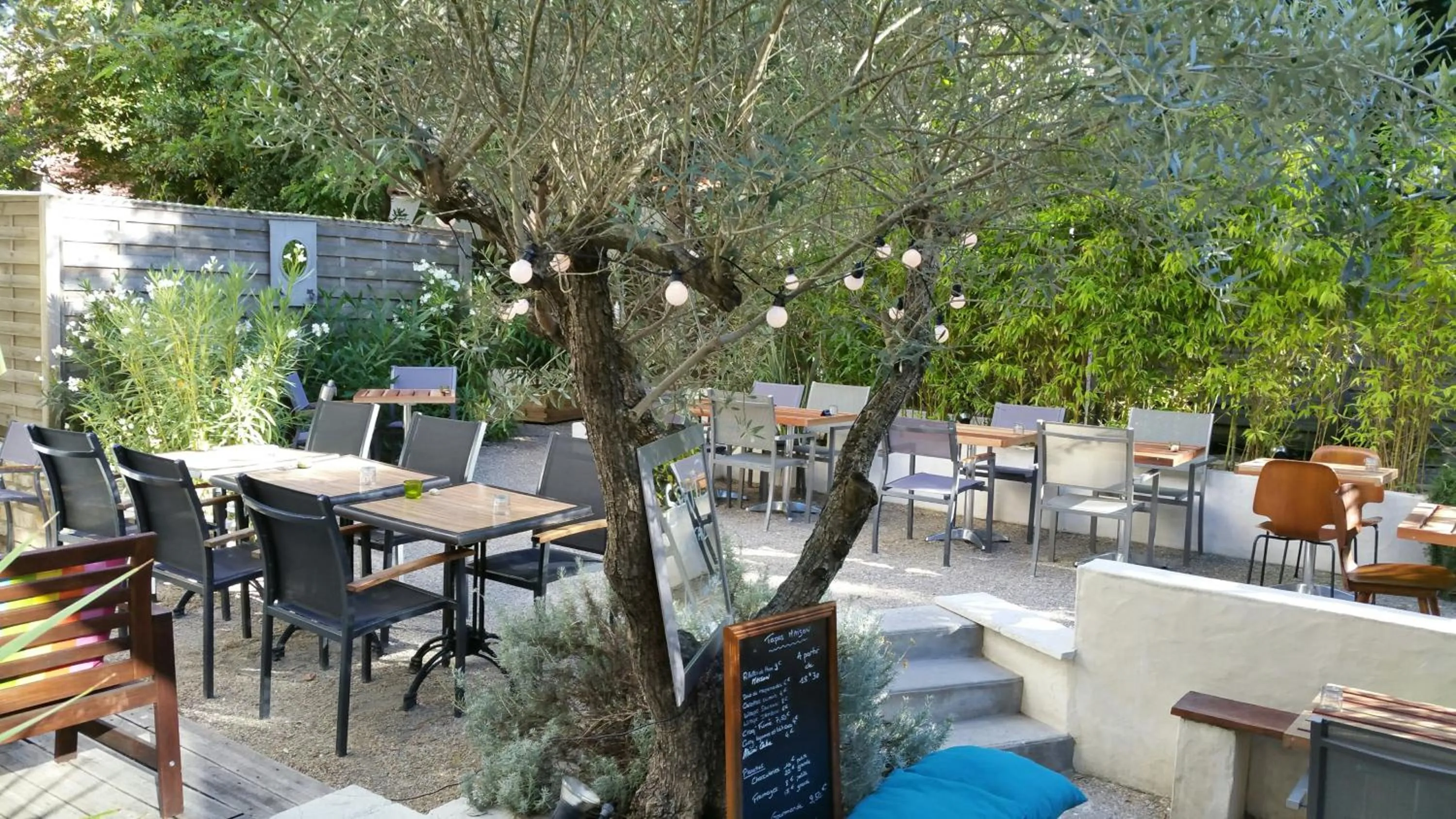 Garden in The Originals Boutique Hôtel La Villa Ouest & Spa