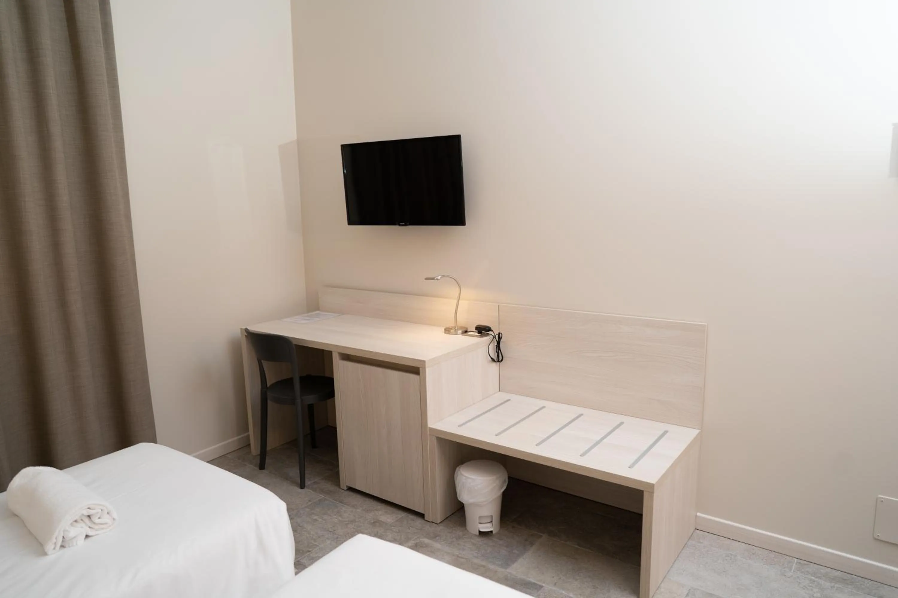 TV and multimedia, Bed in Hotel Europa