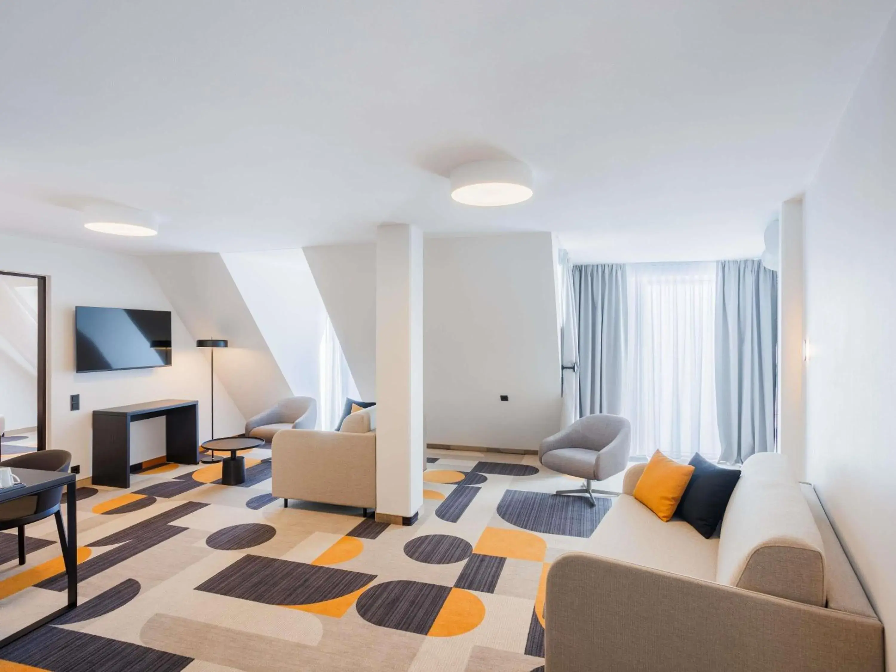 Two-Room Premium Double Room with Two Sofa Beds - Newly Designed in ibis Styles Tallinn Two-Room Premium Double Room with Two Sofa Beds - Newly Designed in ibis Styles Tallinn