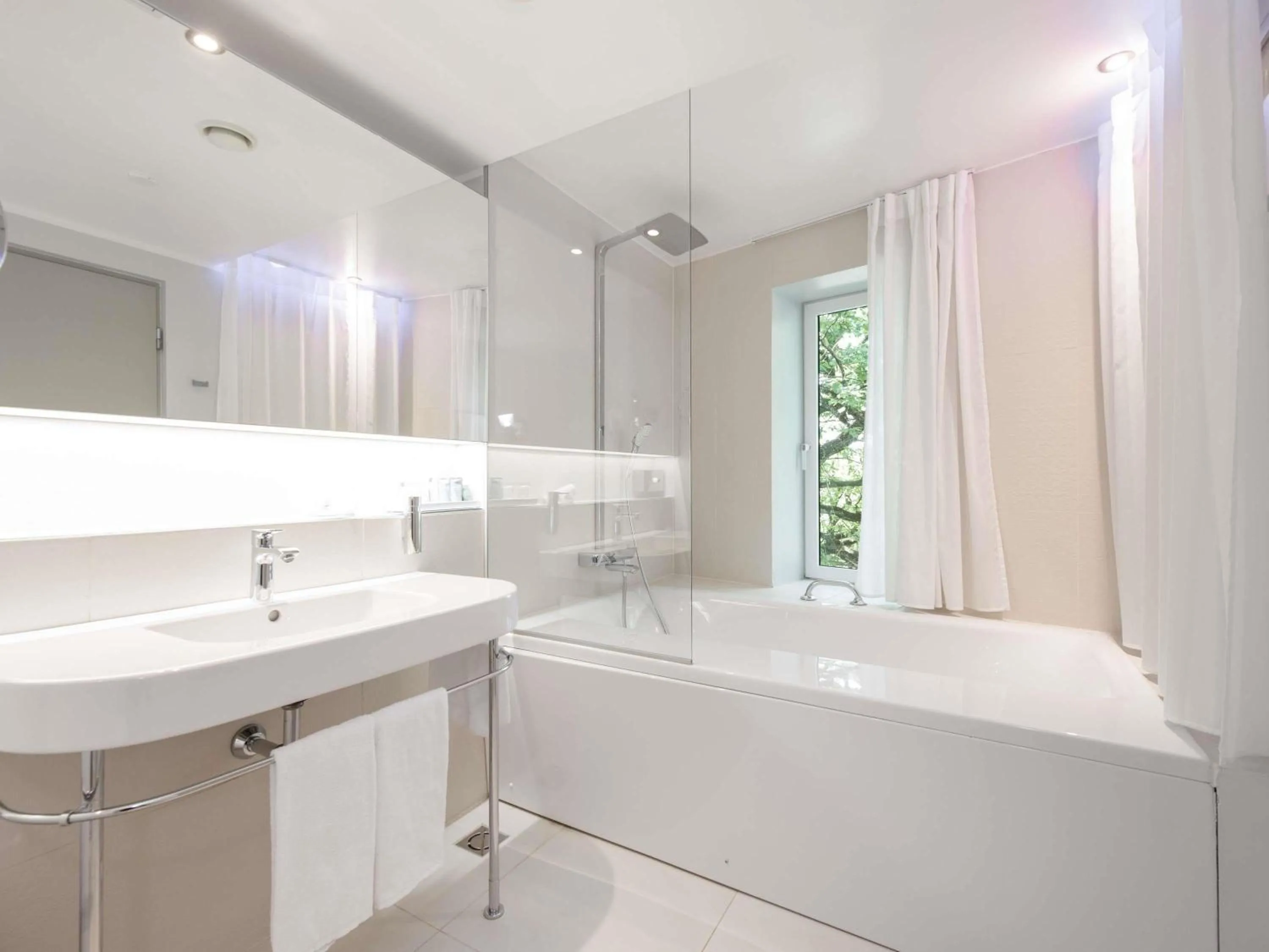 Bedroom in ibis Styles Tallinn