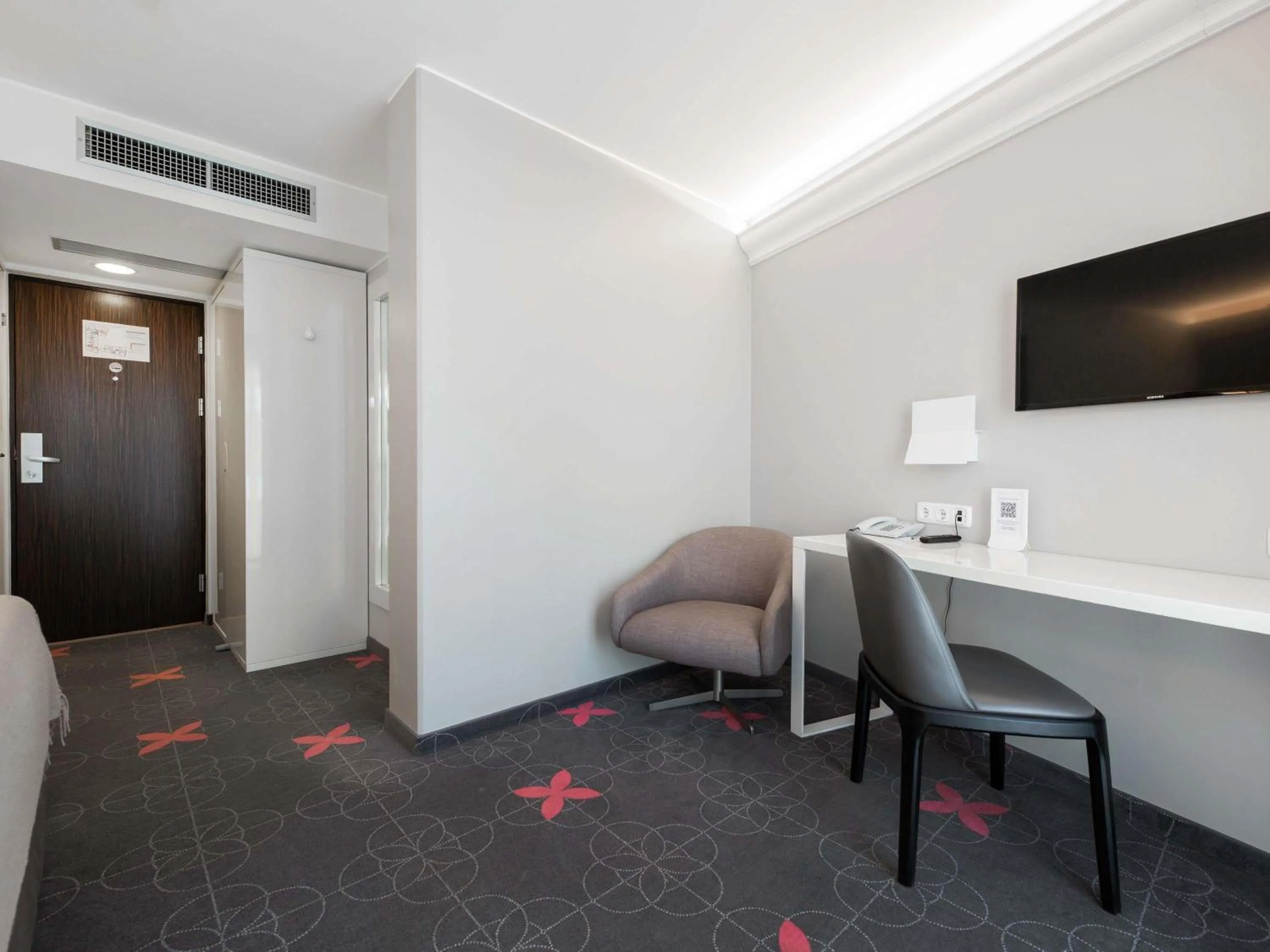 Bedroom in ibis Styles Tallinn