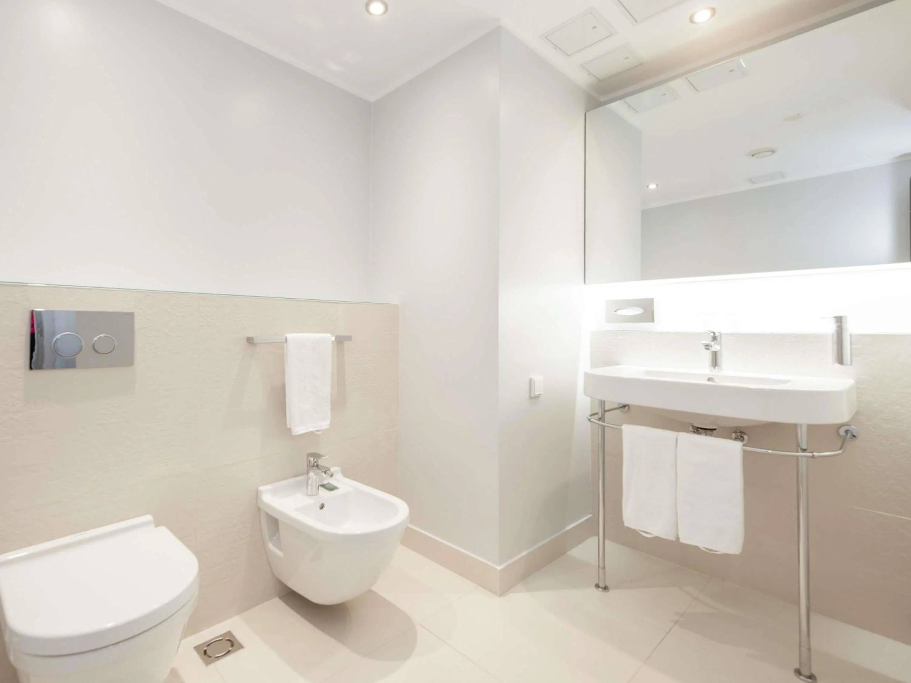 Bedroom in ibis Styles Tallinn