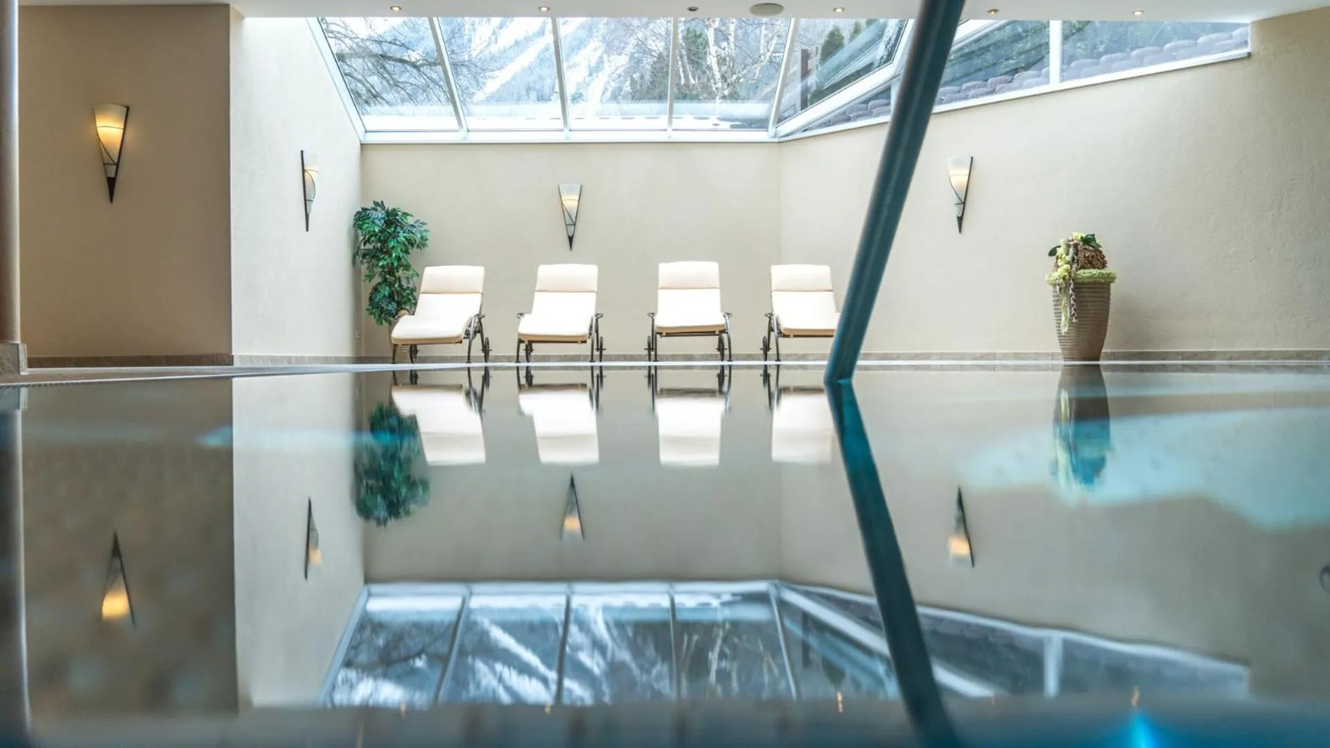 Swimming pool in Panorama Appartements