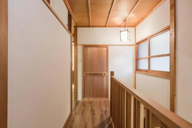 Area and facilities in Kinkaku