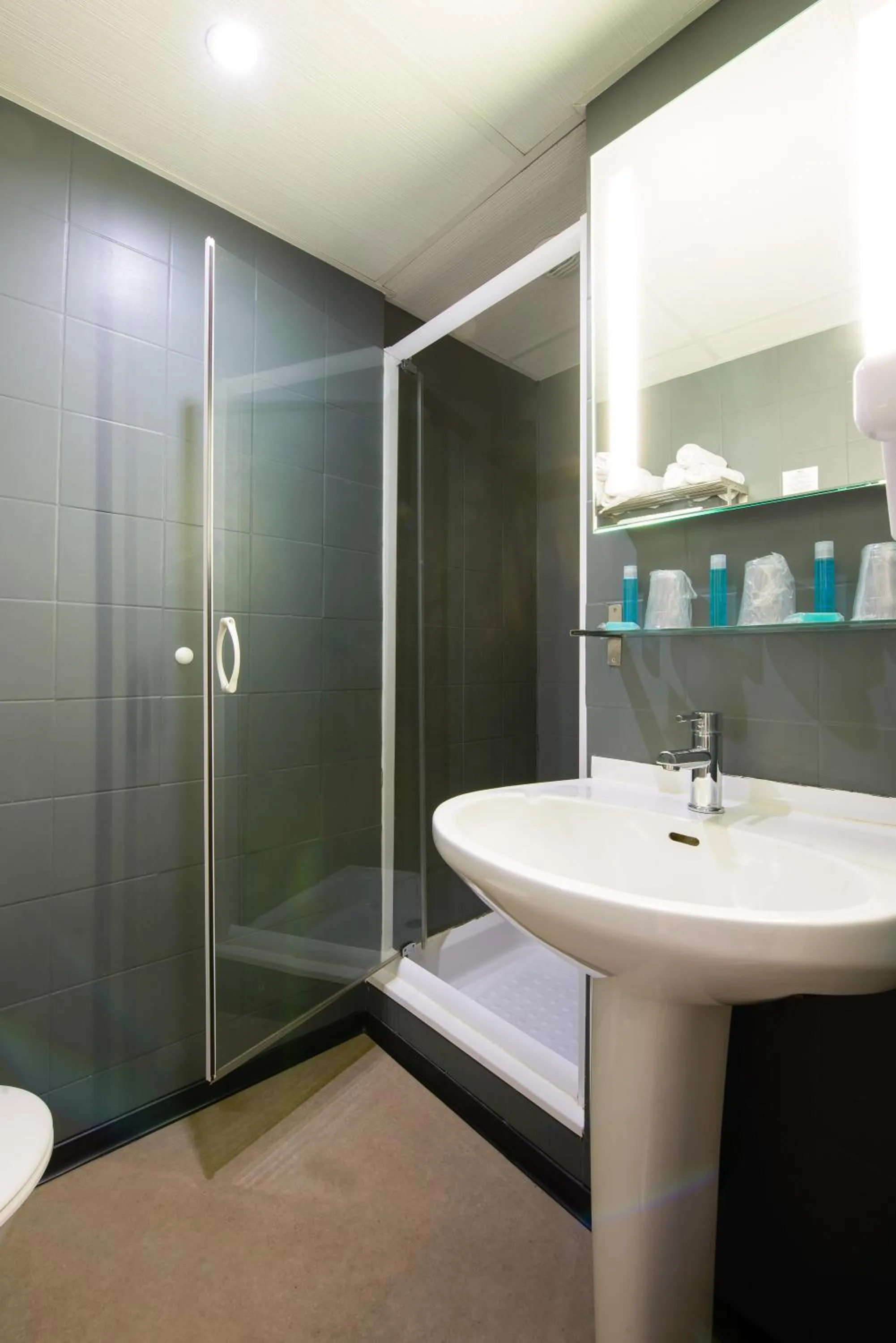 Bathroom in Hôtel Atrium