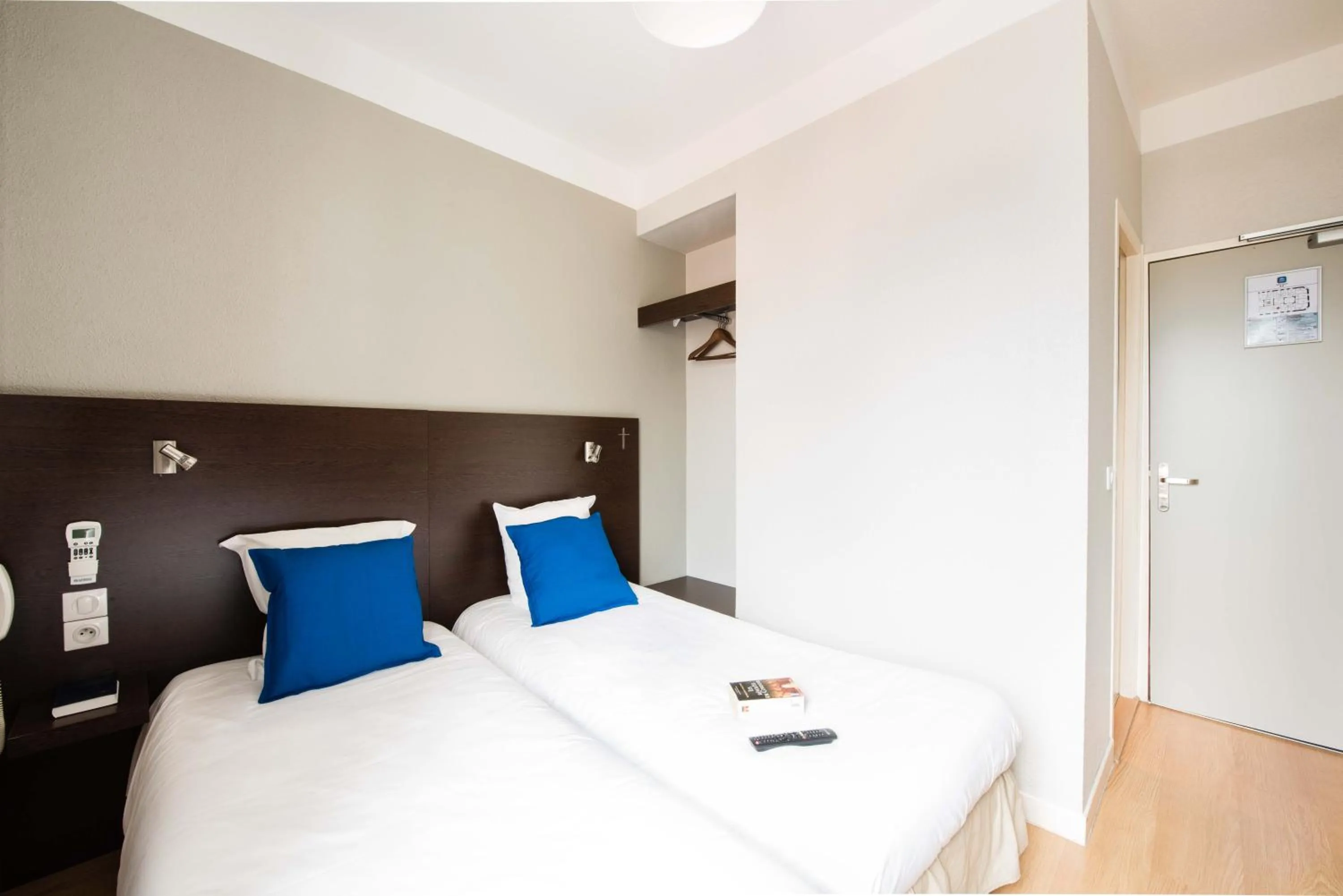 Photo of the whole room in Hôtel Atrium