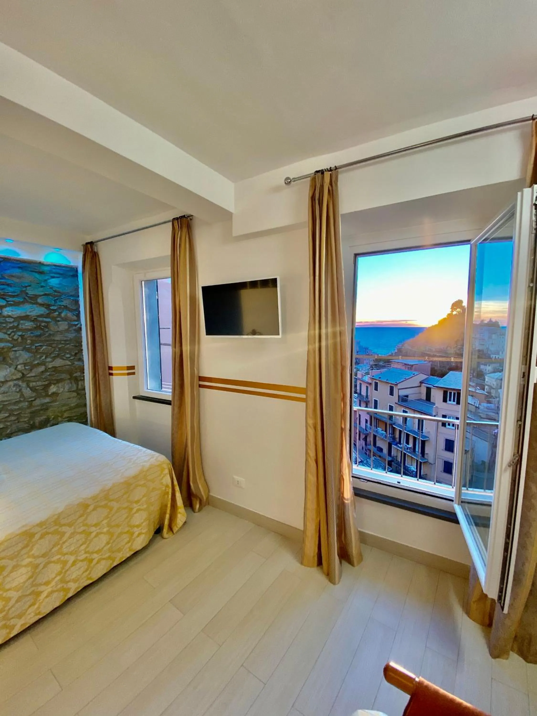 Deluxe Double Room with Sea View in Giovanni Rooms Manarola