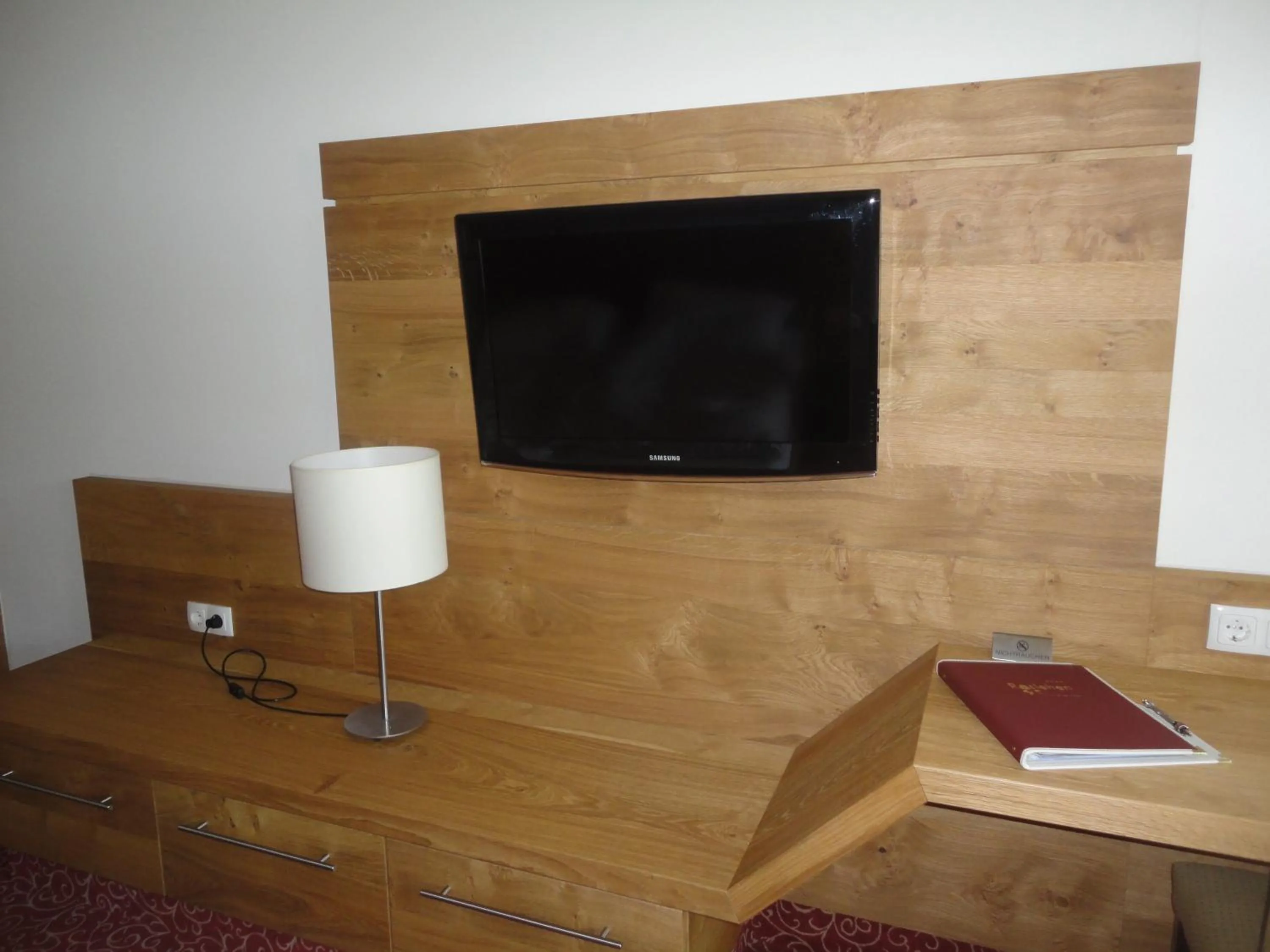 TV and multimedia in Hotel Roslehen
