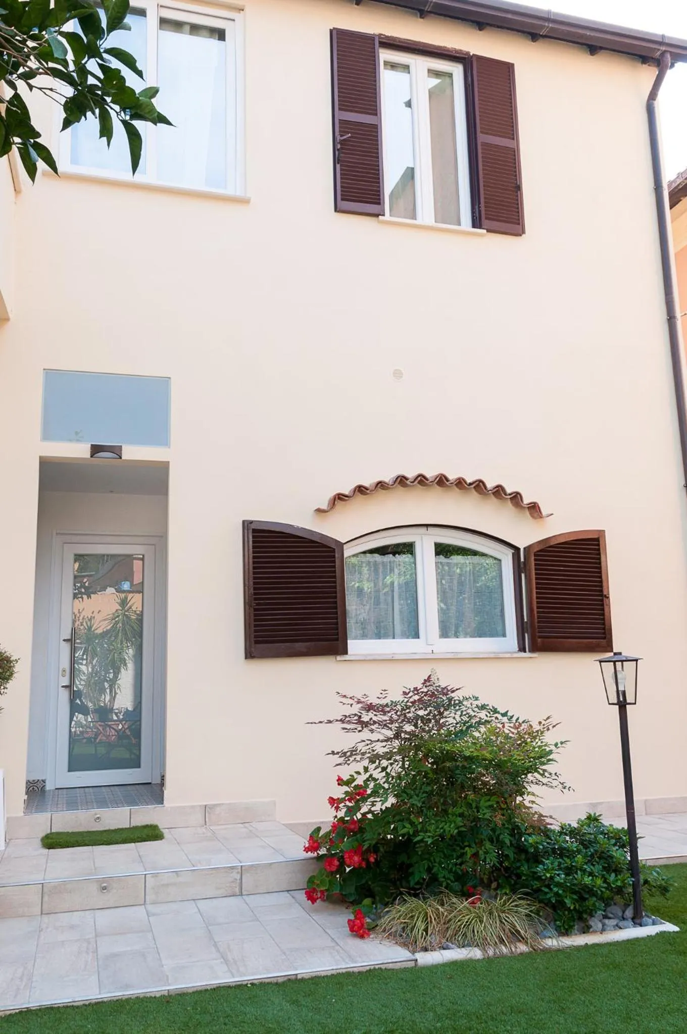 Facade/entrance in Quiet Home Terracina Apartments
