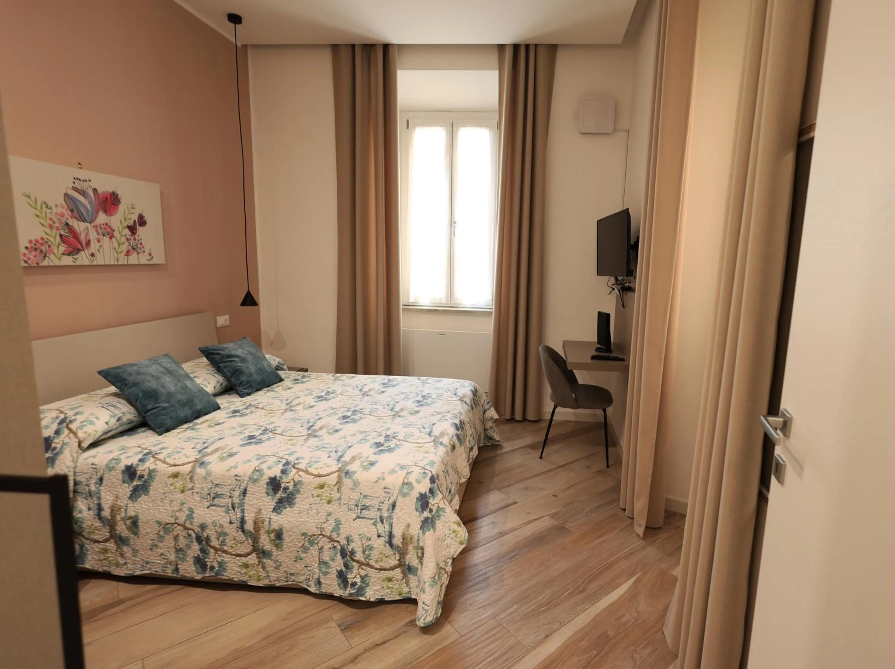 Bed in Quiet Home Terracina Apartments