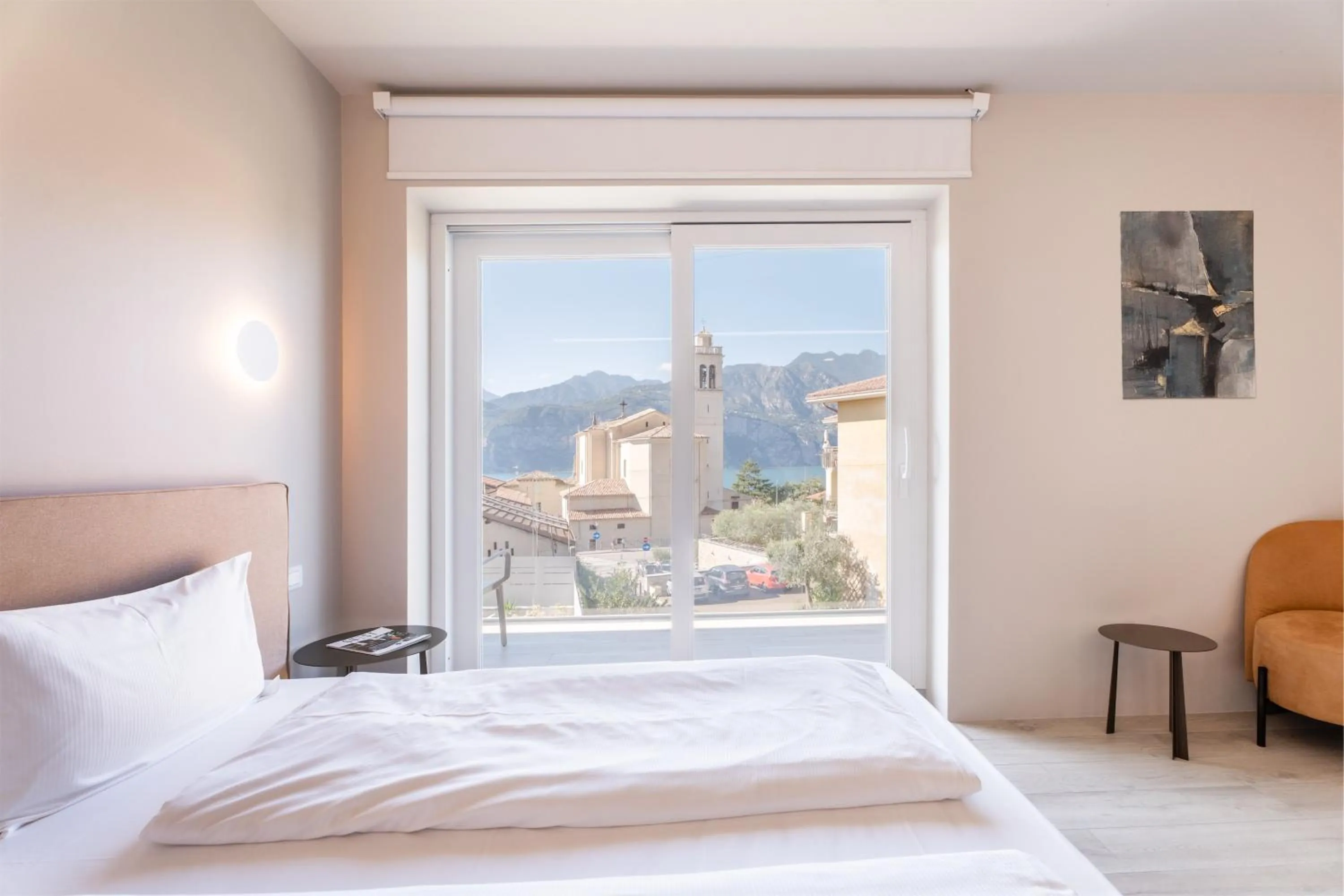 View (from property/room), Bed in Hotel Diana