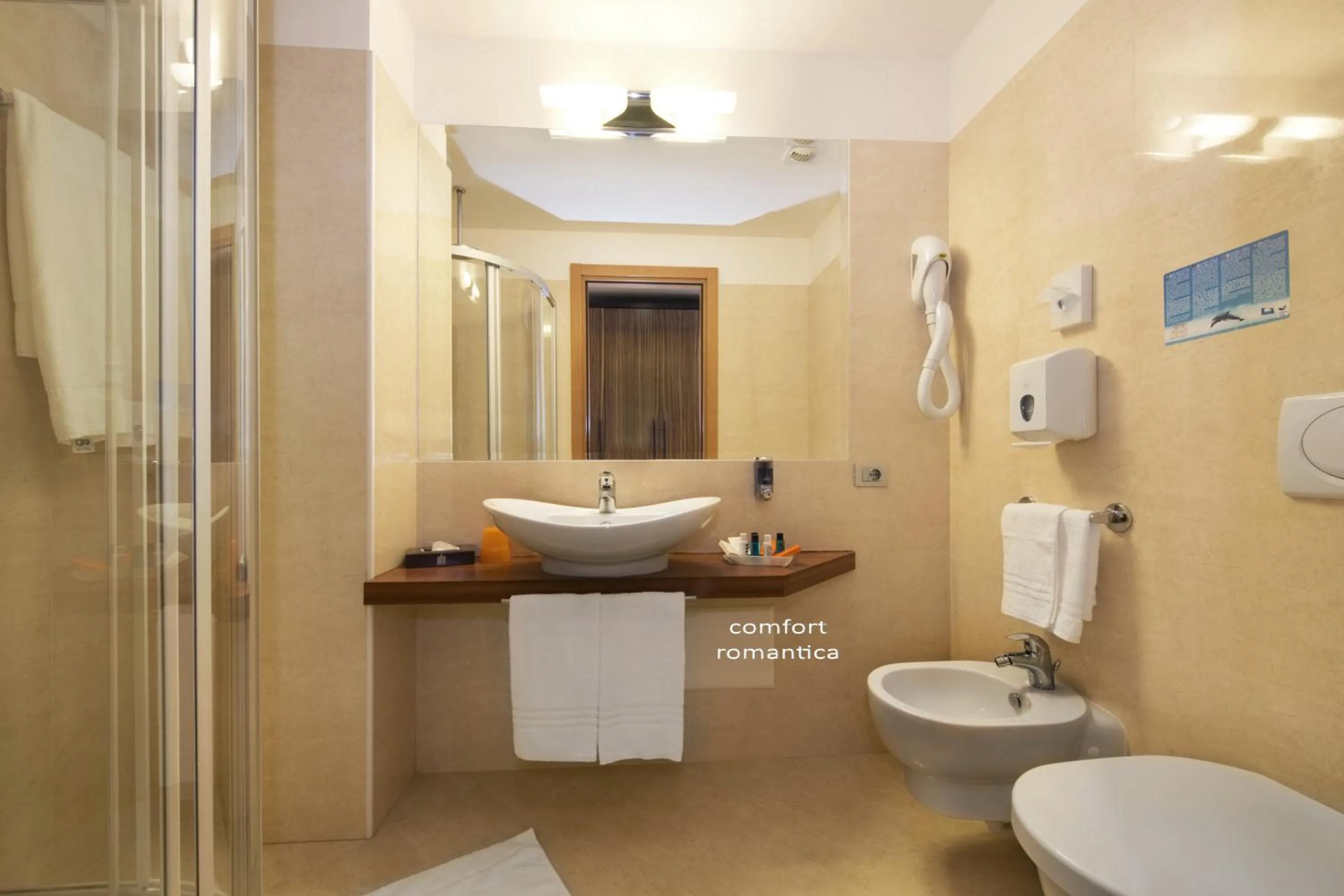 Shower in Hotel San Marco