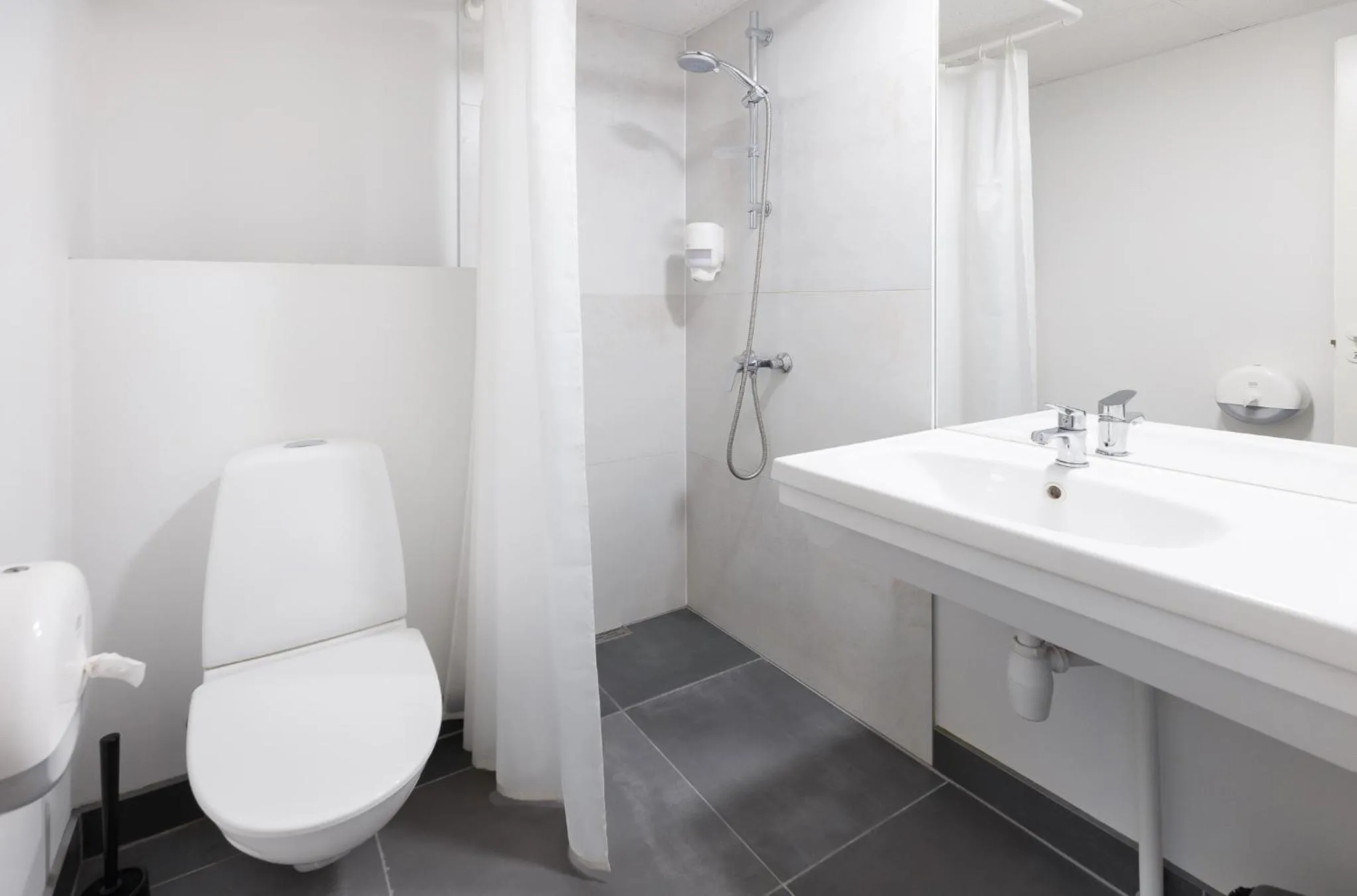 Bathroom in Peoleo Hotell