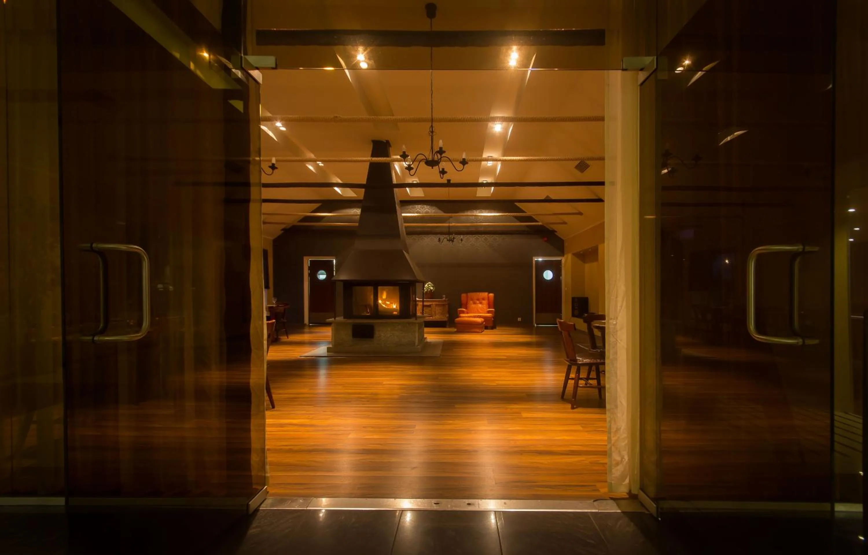 Restaurant/places to eat in Peoleo Hotell