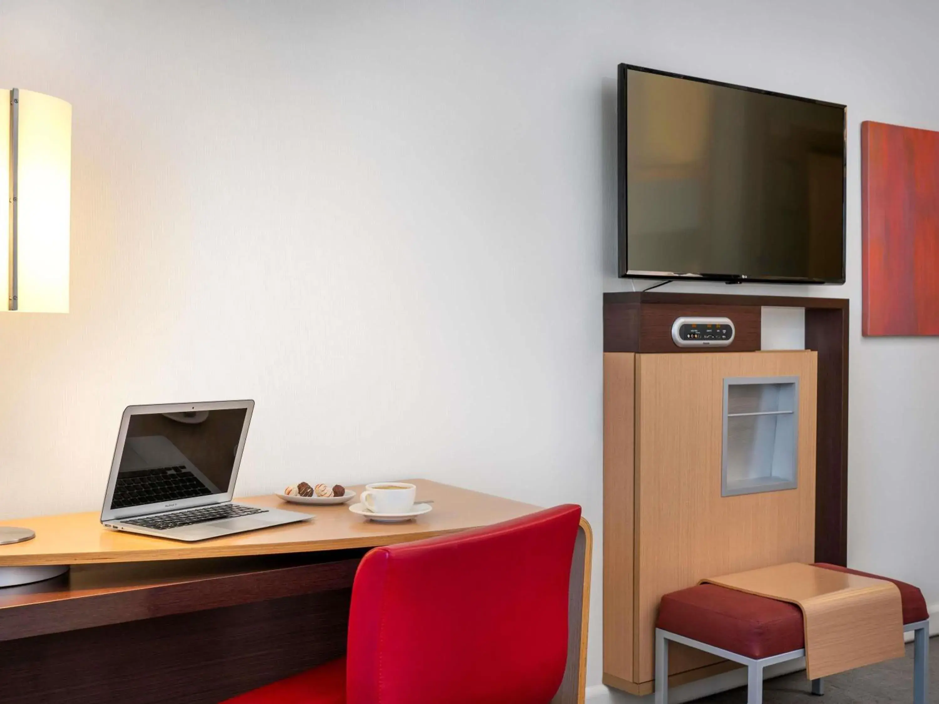 Superior Queen Room with Sofa in Novotel Kayseri Superior Queen Room with Sofa in Novotel Kayseri