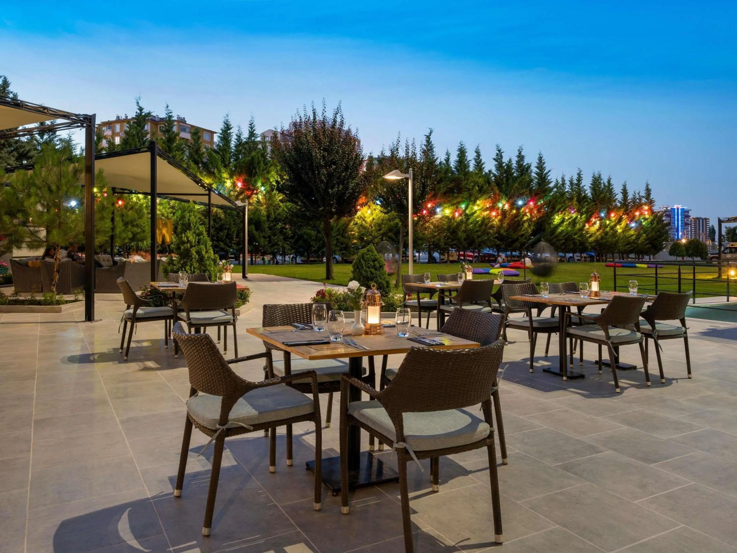 Restaurant/places to eat in Novotel Kayseri