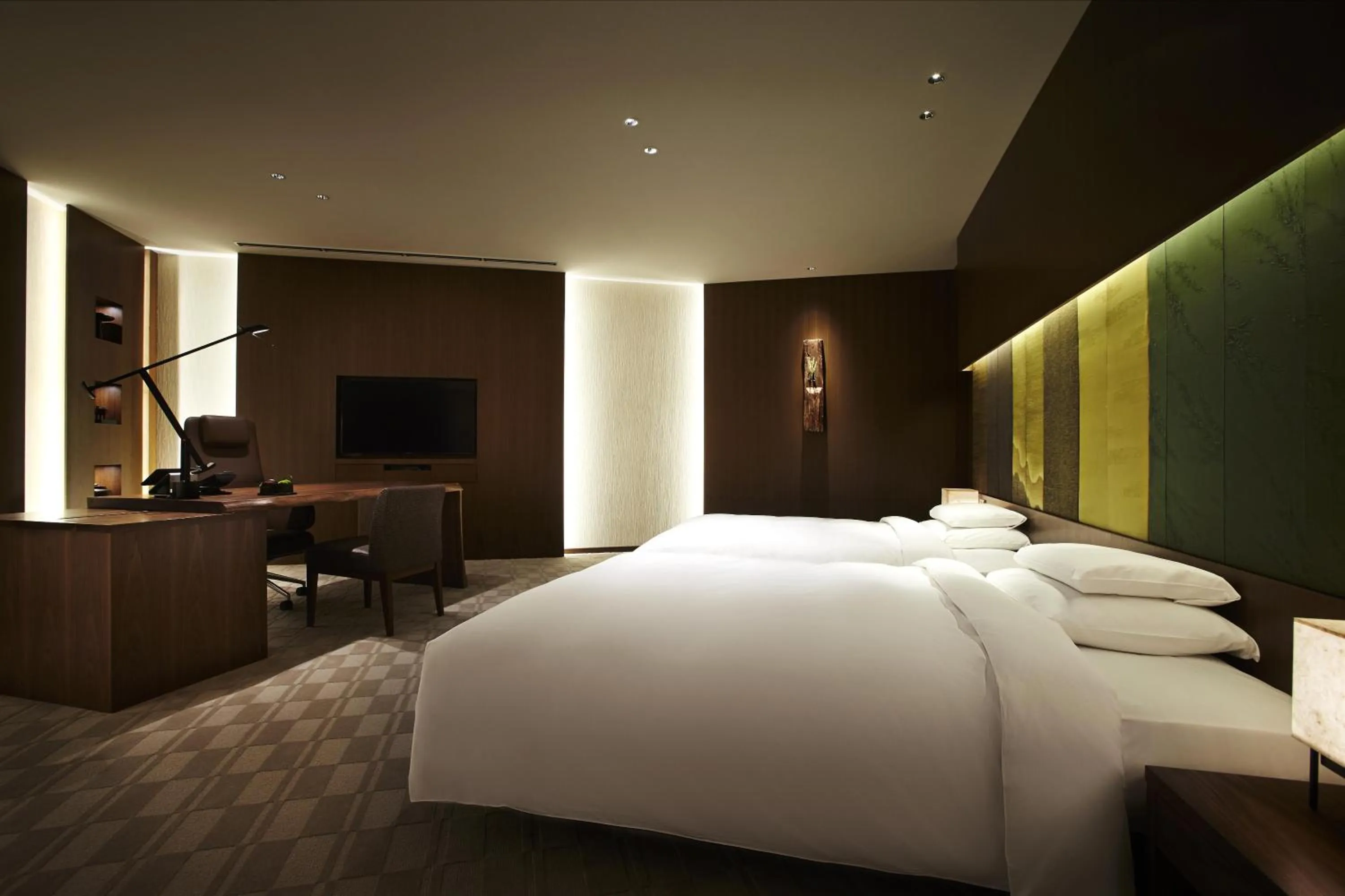 Photo of the whole room, Bed in Hyatt Regency Kyoto