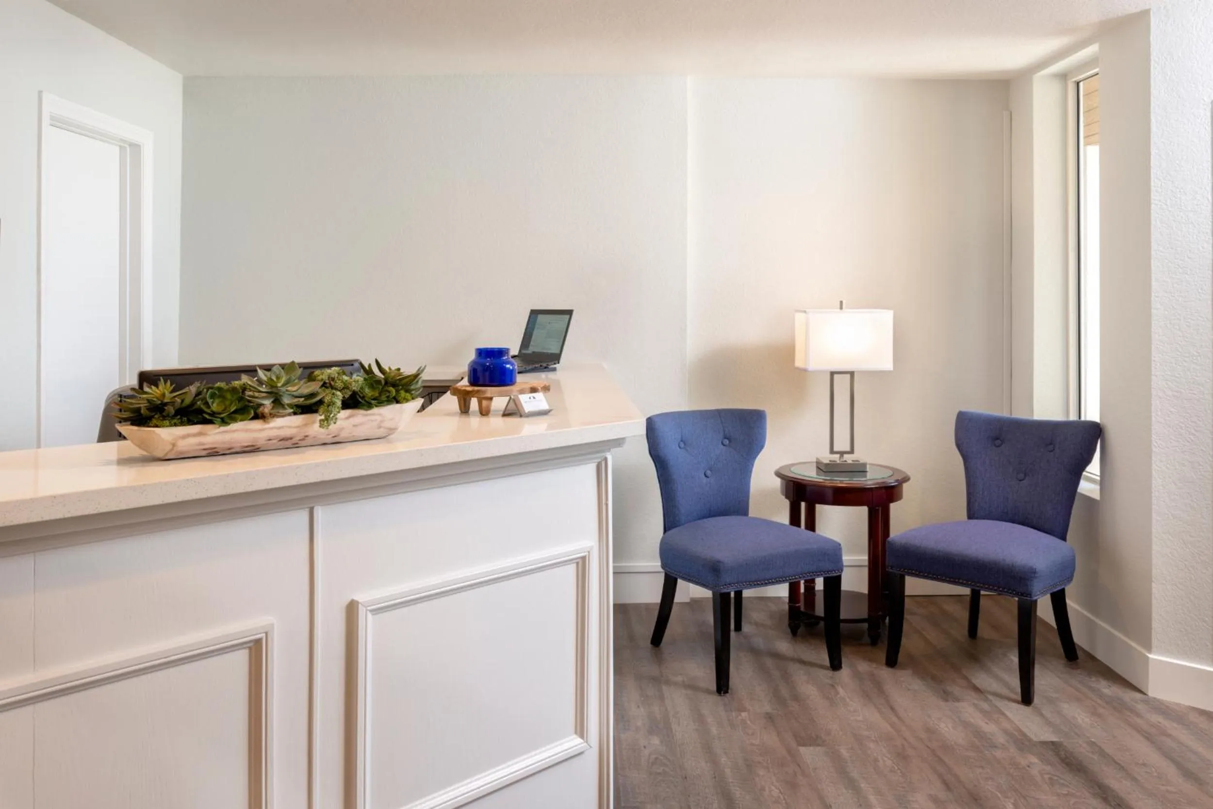 Lobby or reception in Beachfront Inn and Suites at Dana Point