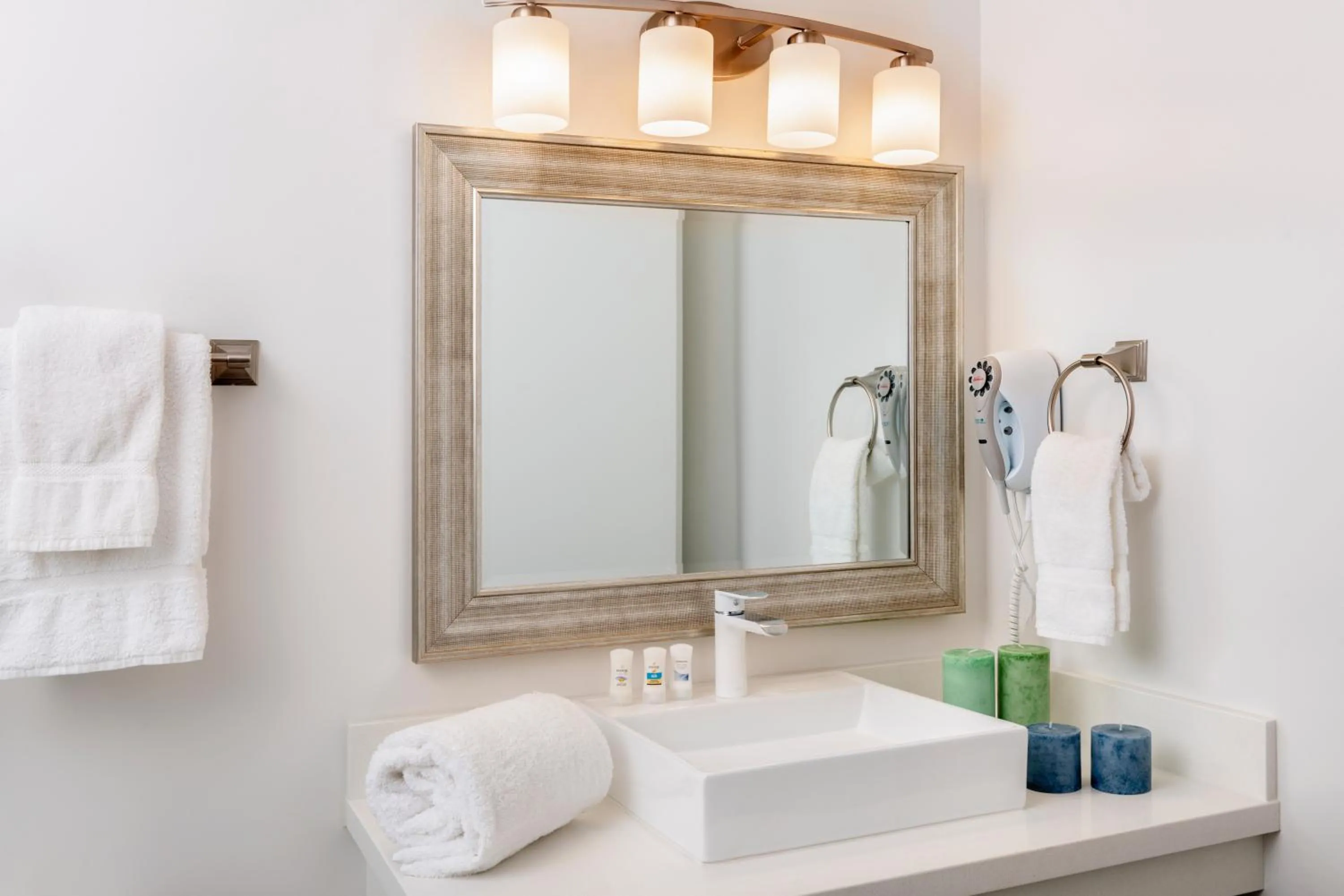 Bathroom in Beachfront Inn and Suites at Dana Point