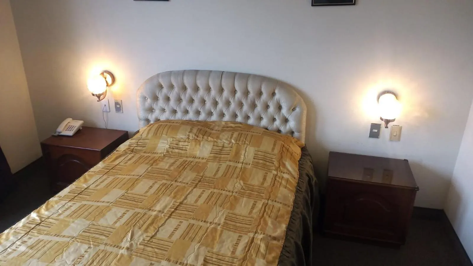 Bed in Hotel Internacional