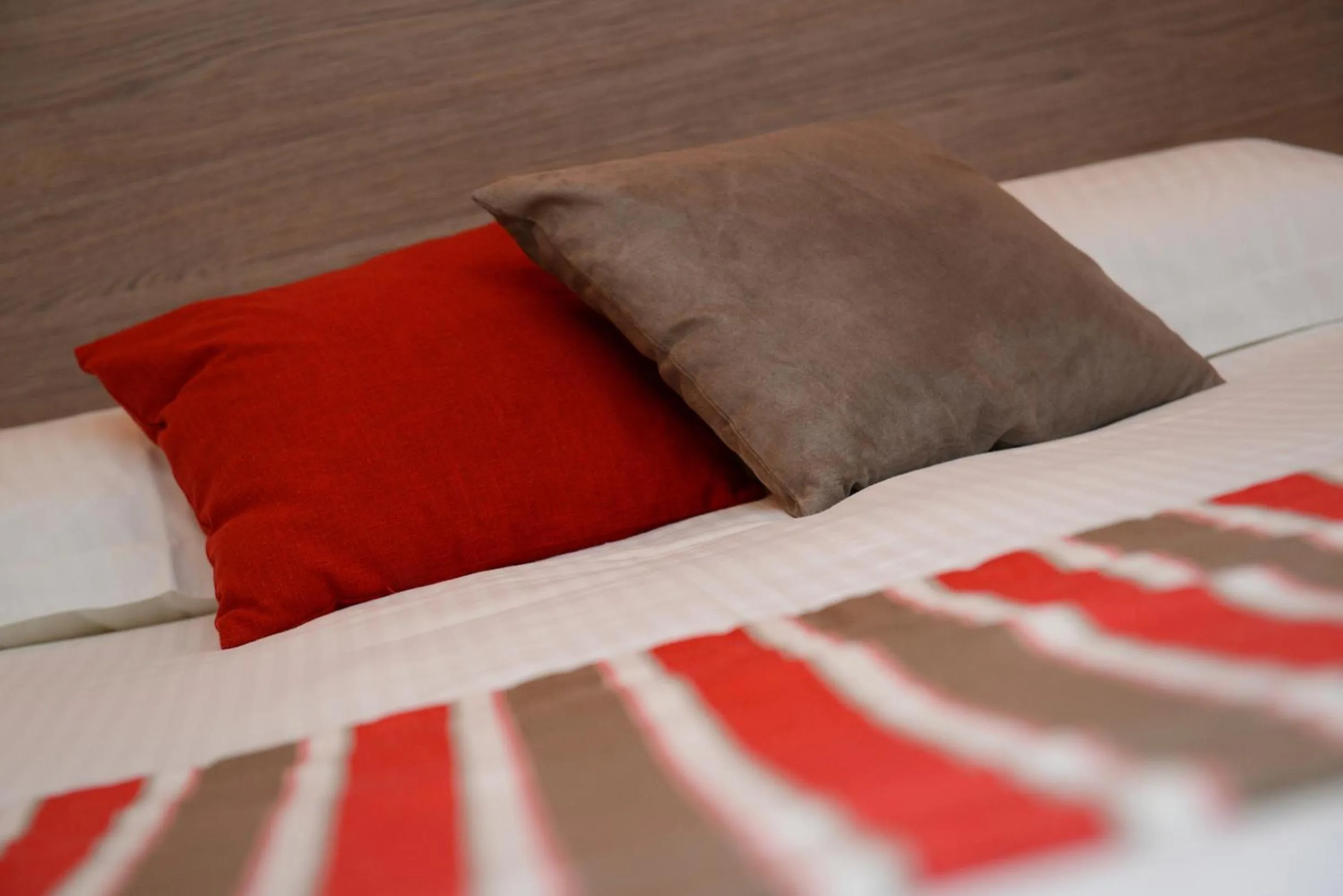 Decorative detail, Bed in Logis Hôtel Andreinia & Cabanes