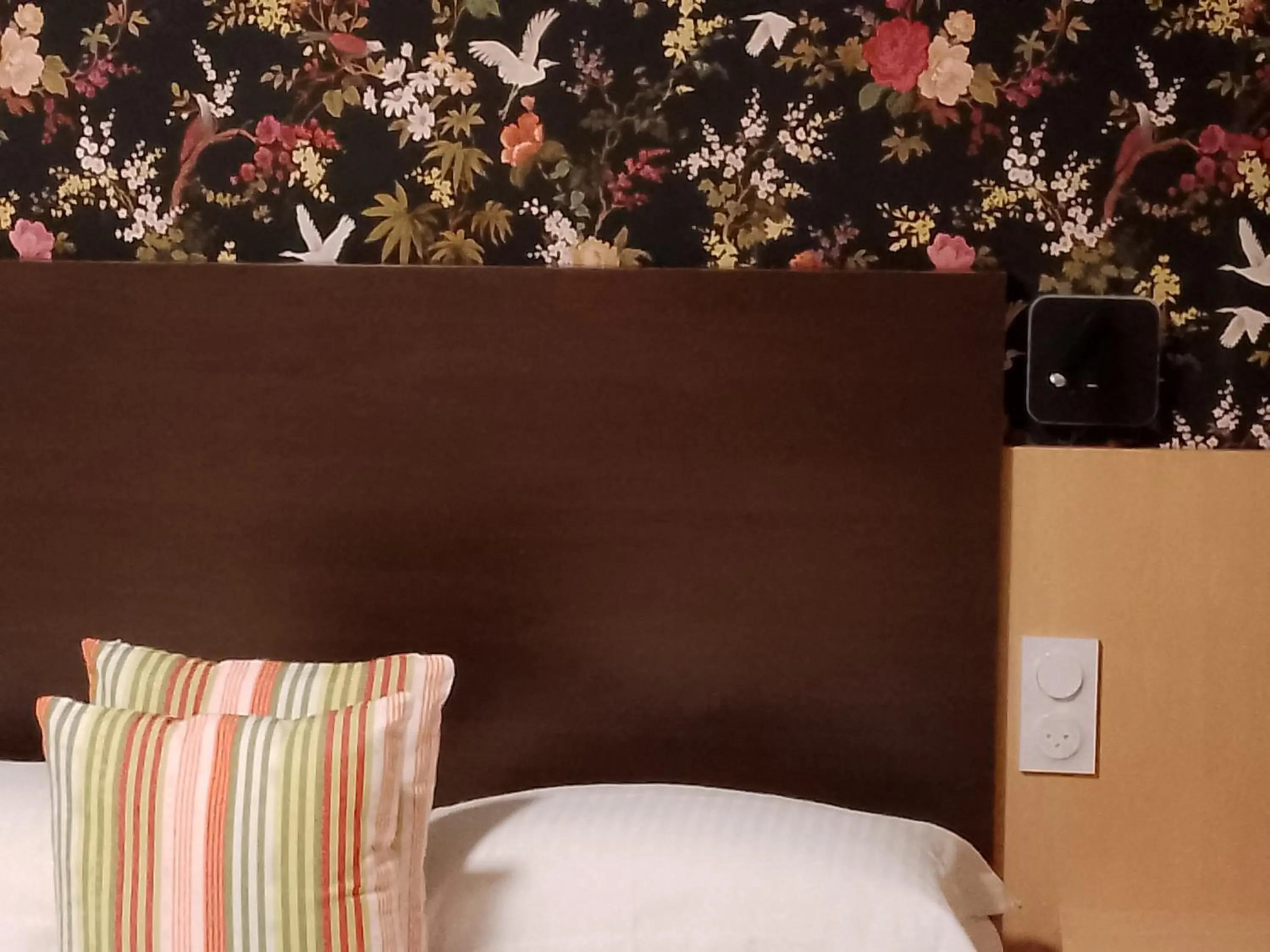 Restaurant/places to eat, Bed in Logis Hôtel Andreinia & Cabanes