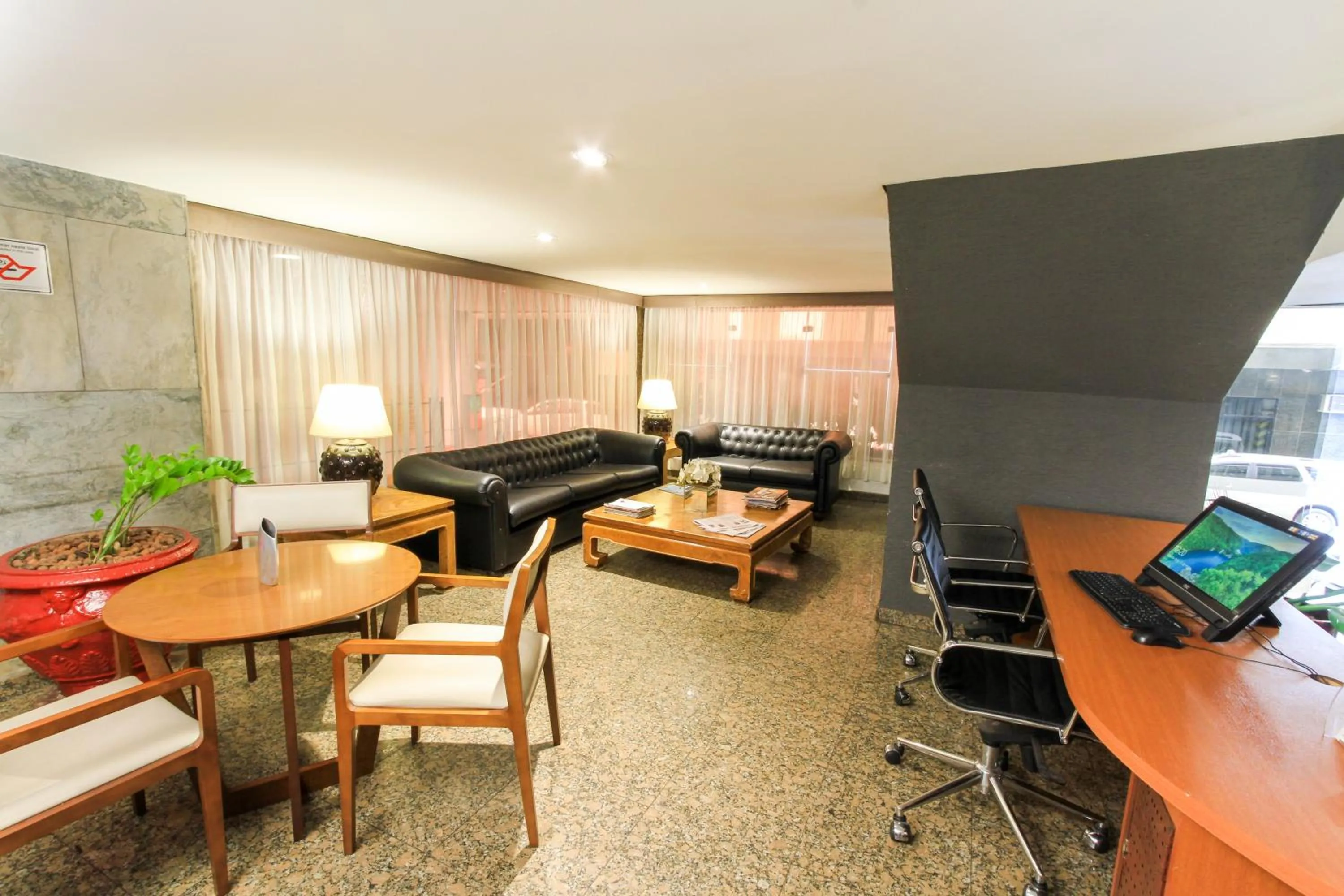 Living room in Hotel Plaza Apolo