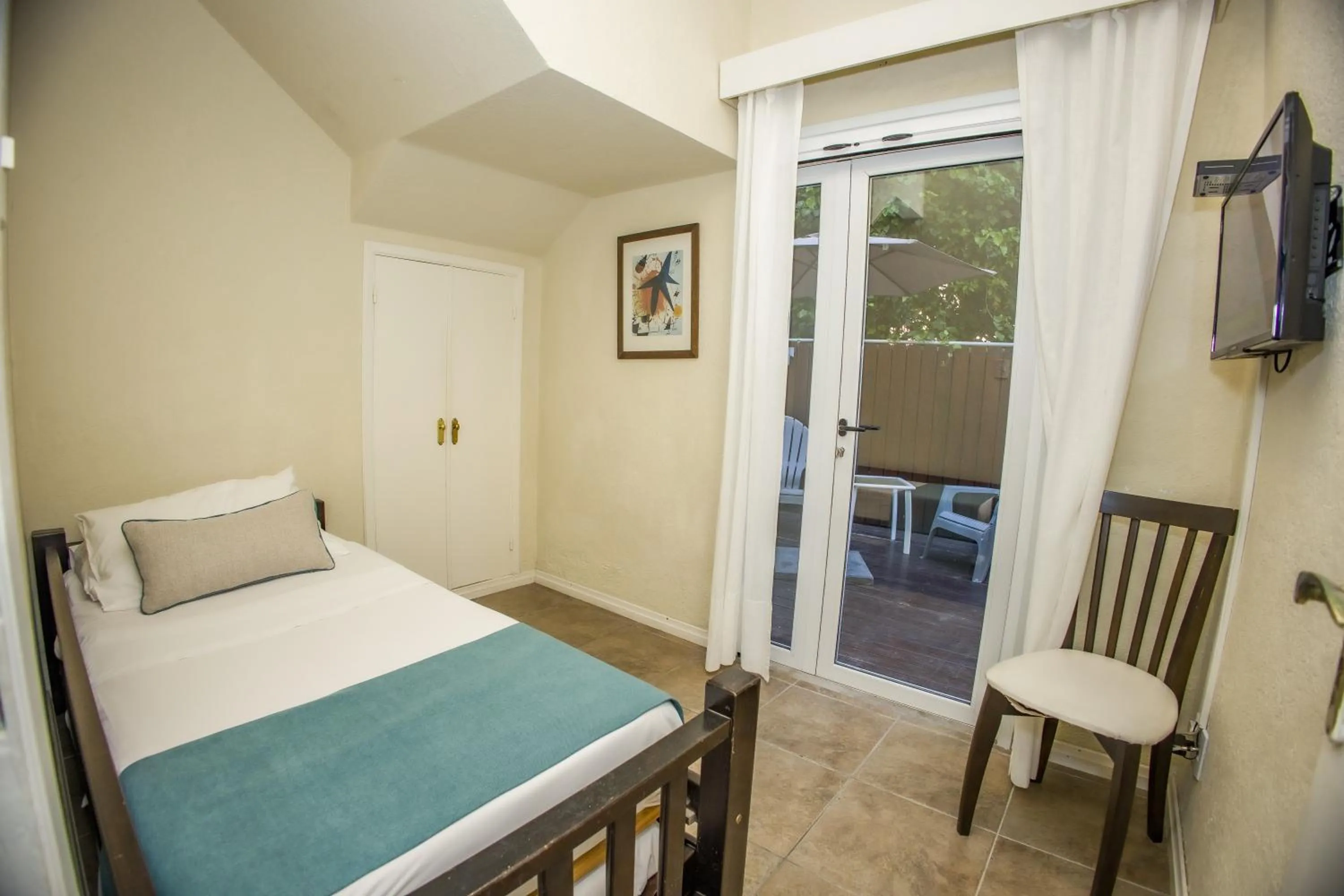 Bedroom, Bed in Joan Miró Hotel