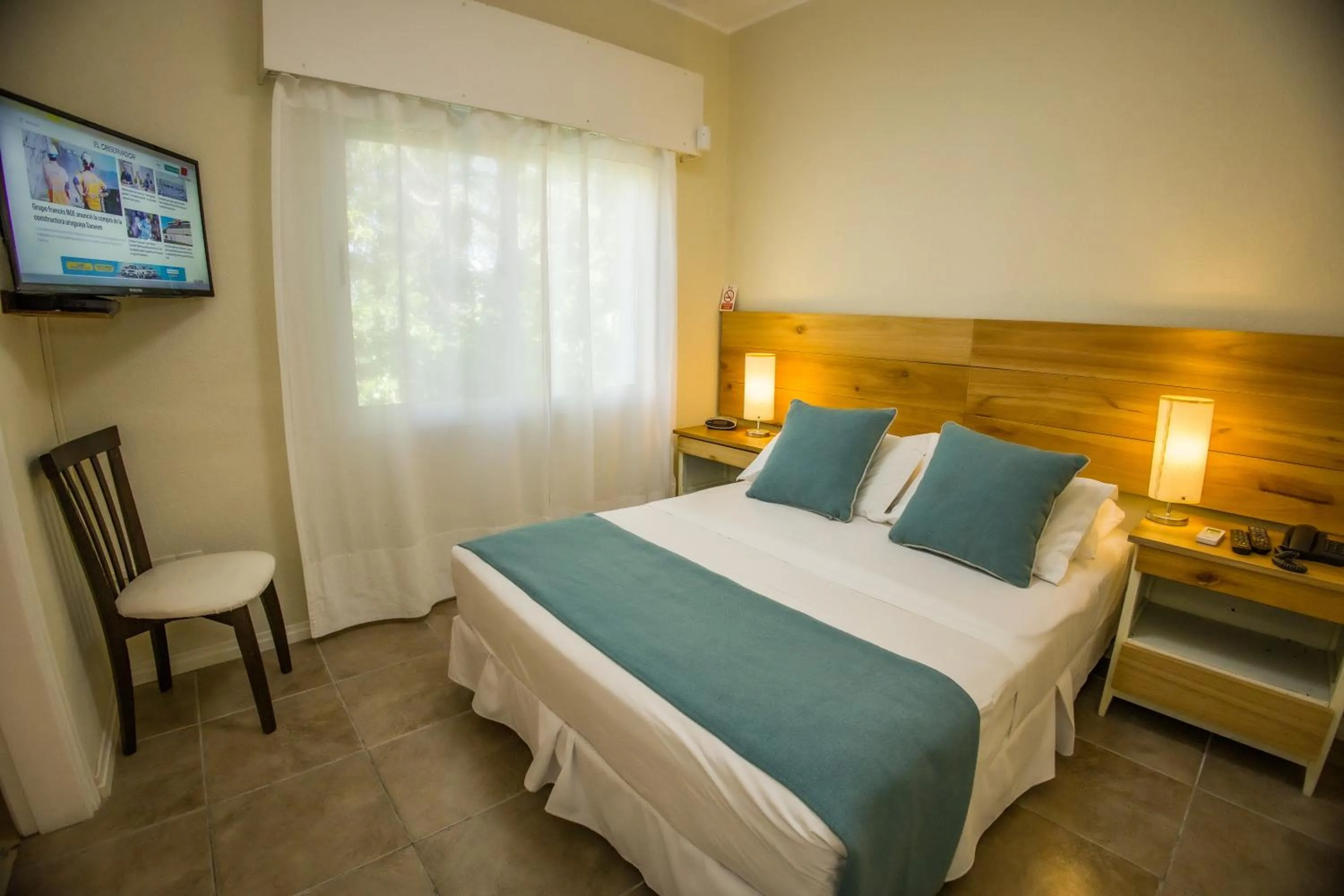 Bedroom, Bed in Joan Miró Hotel