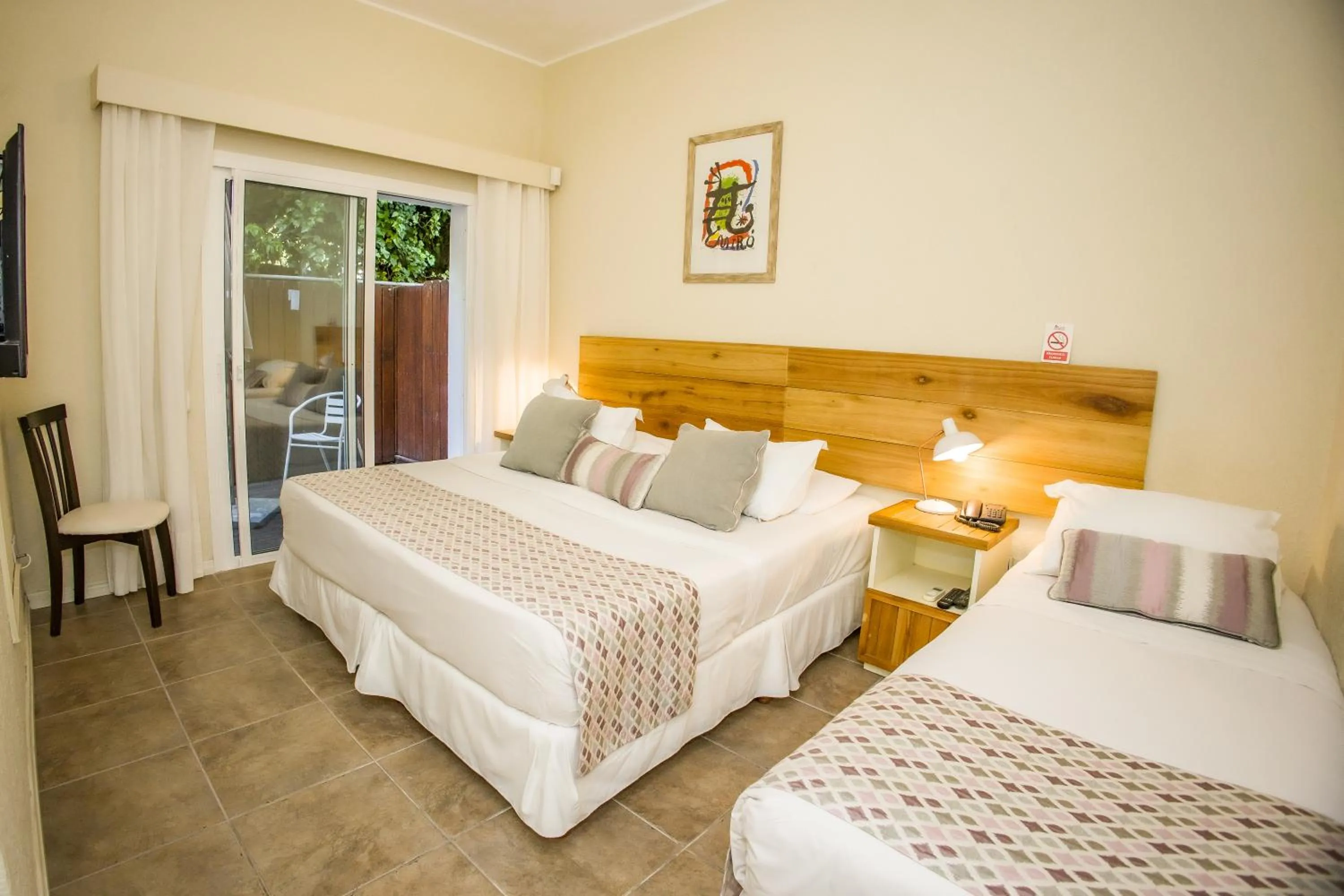 Bedroom, Bed in Joan Miró Hotel