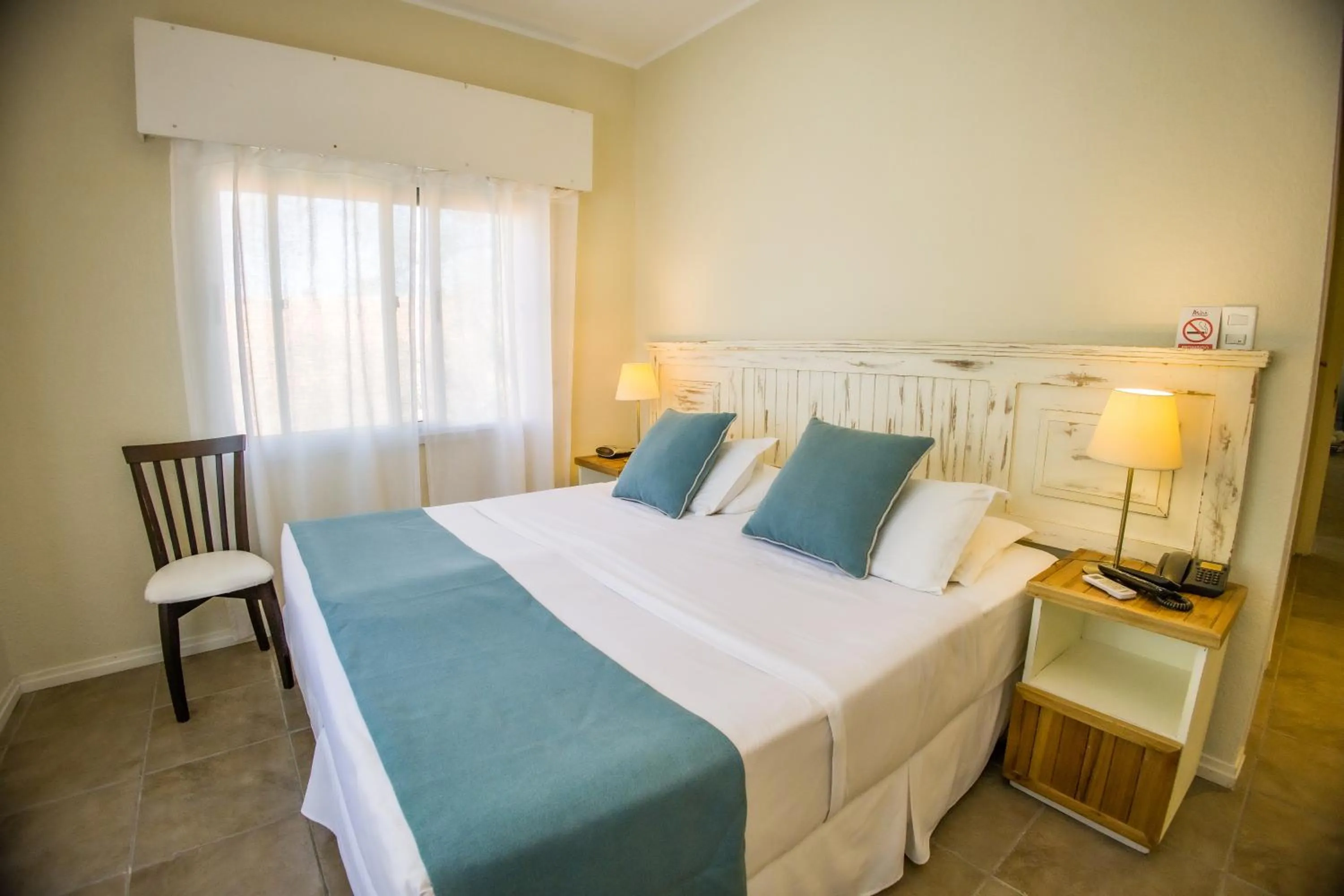 Bedroom, Bed in Joan Miró Hotel