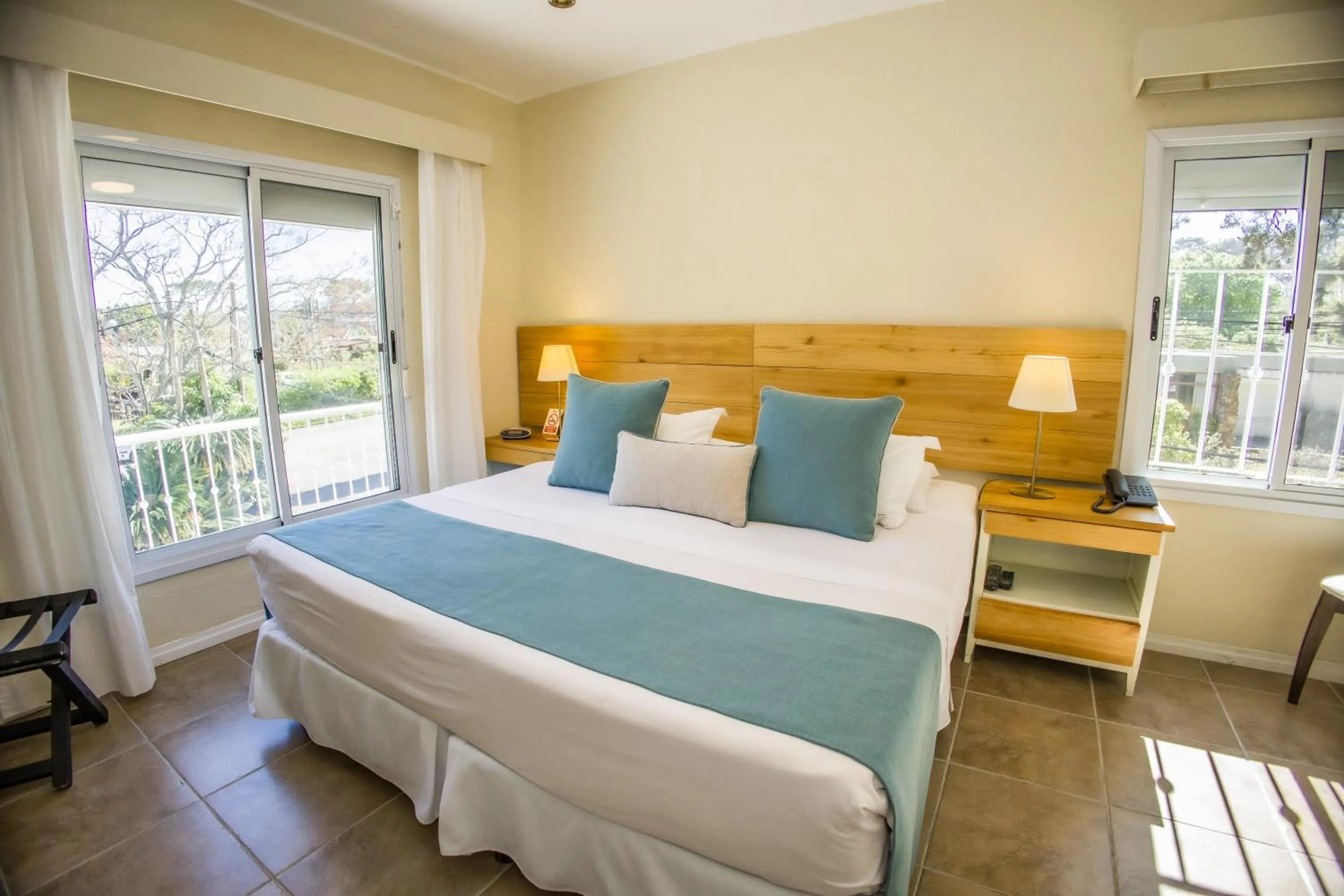 Bedroom, Bed in Joan Miró Hotel