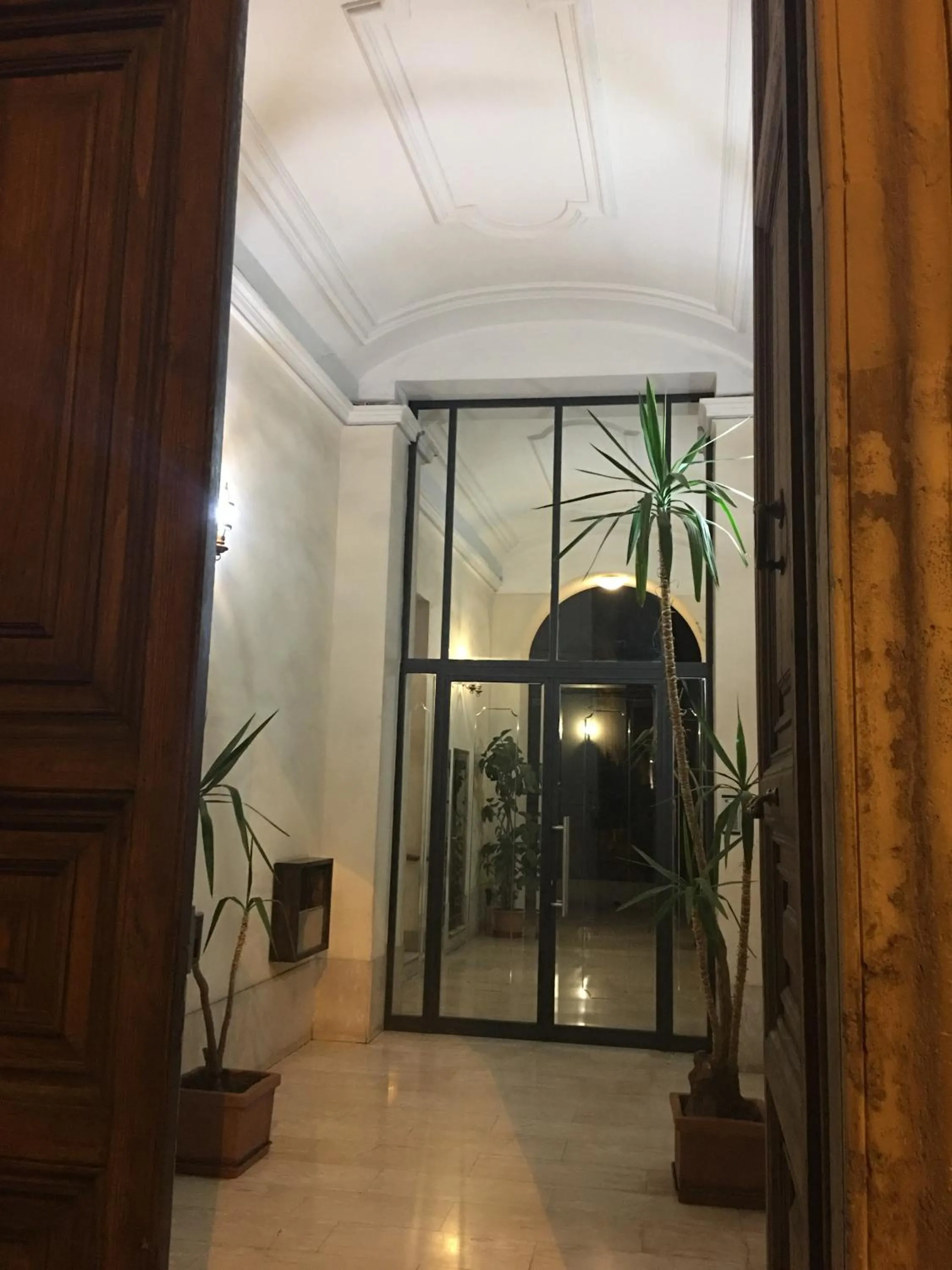 Facade/entrance in MiRhome Guest House