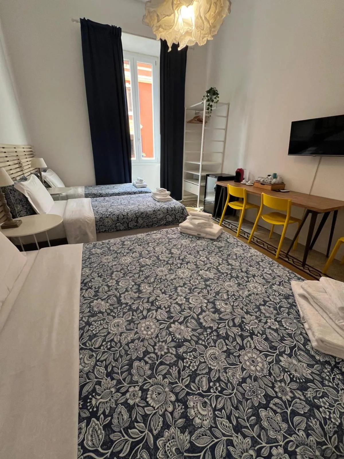 Bedroom, Bed in MiRhome Guest House