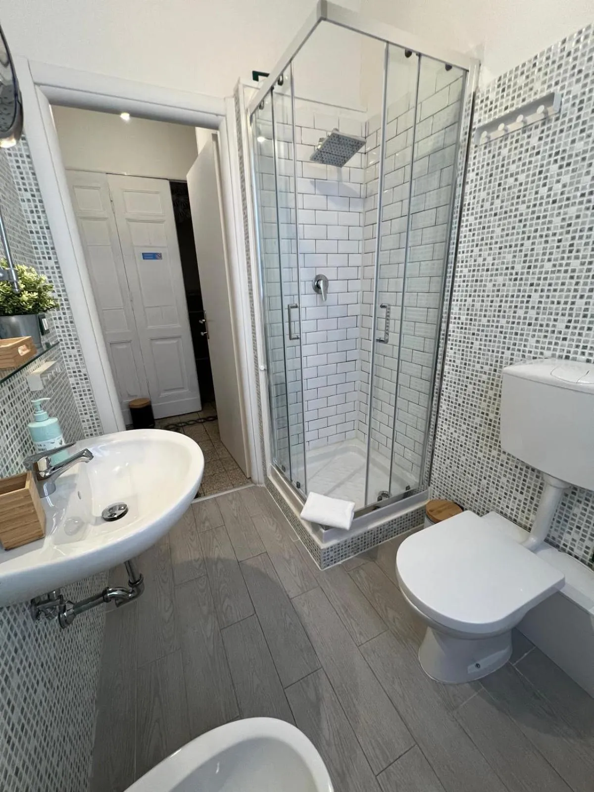 Bathroom in MiRhome Guest House