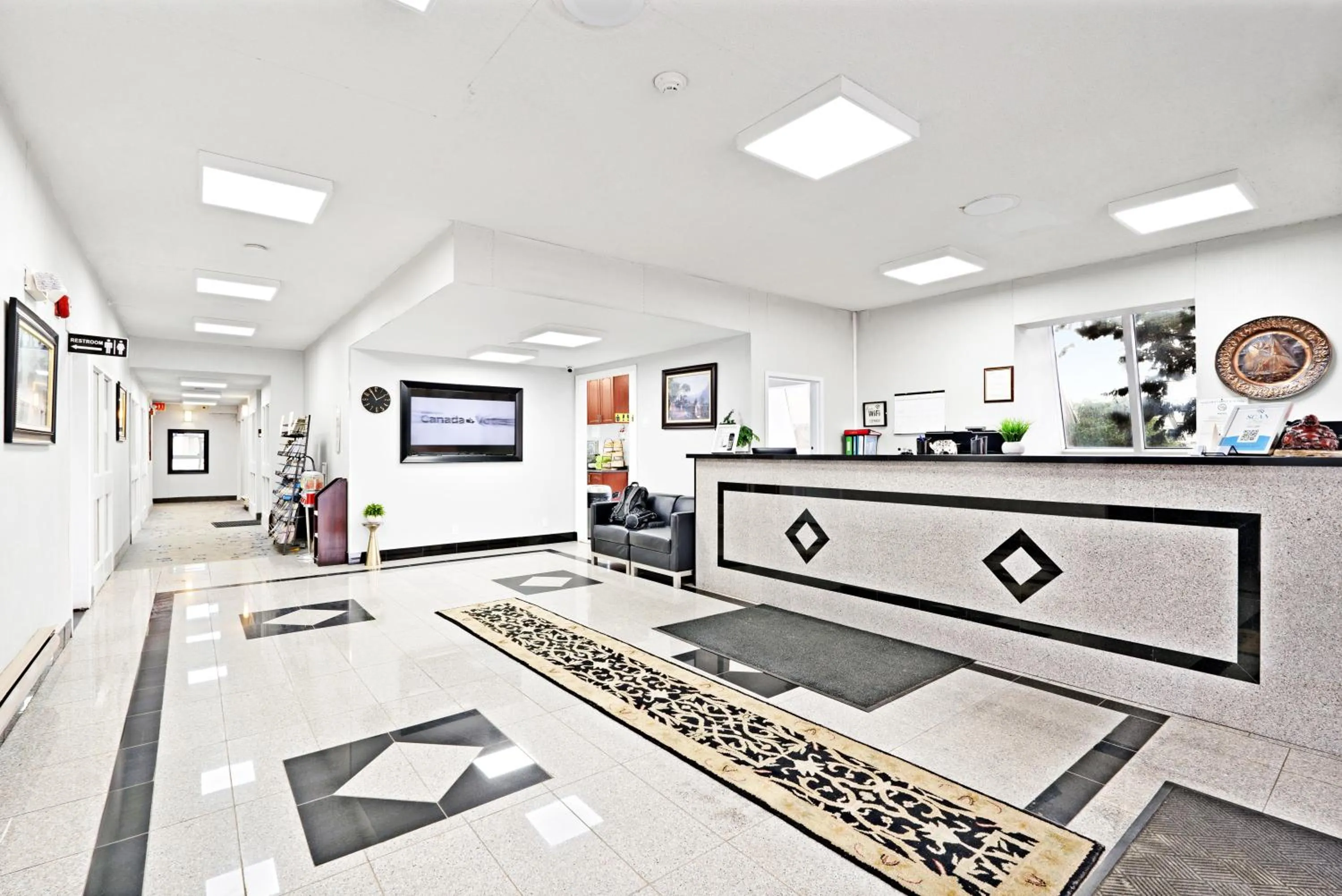 Lobby or reception in Niagara Lodge & Suites