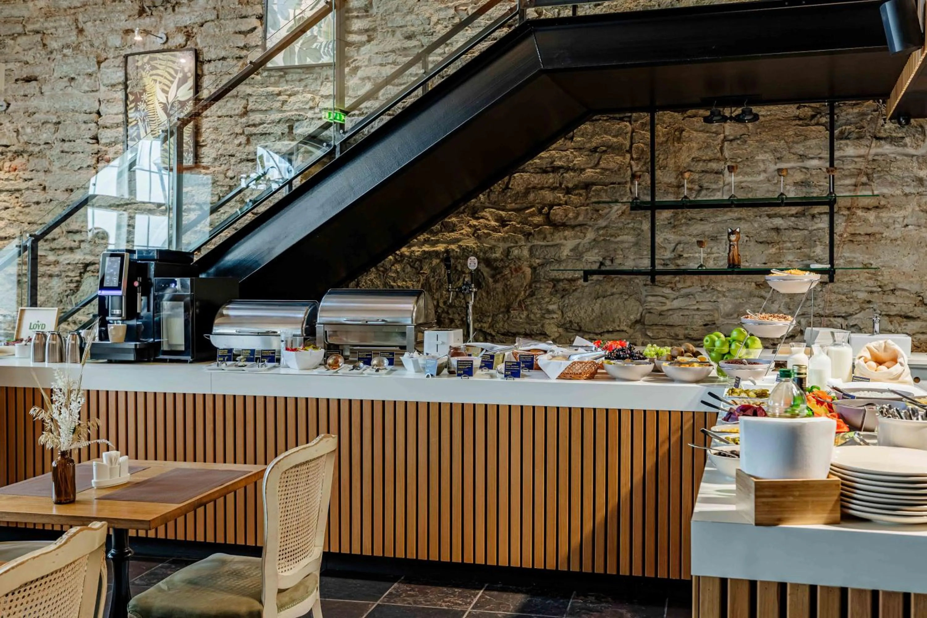 Restaurant/places to eat in Rija Old Town Hotel