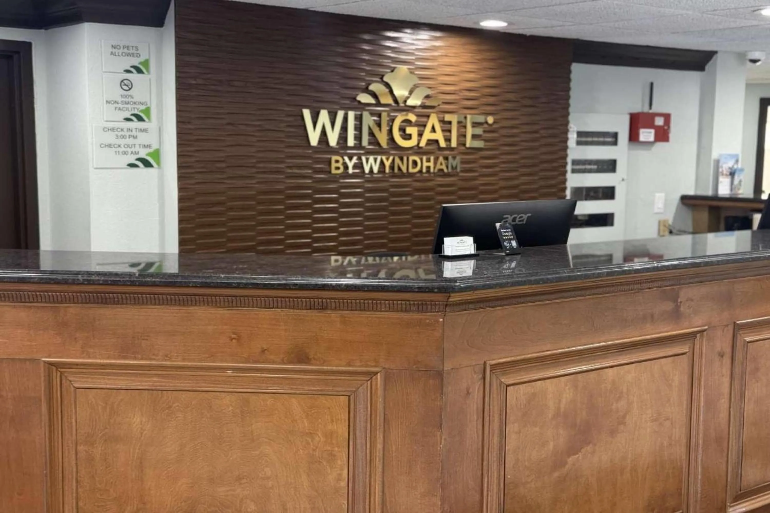 Lobby or reception in Wingate by Wyndham Livonia