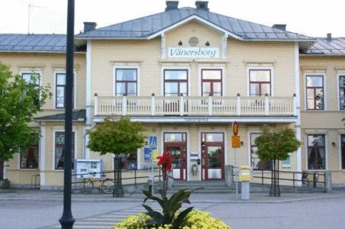 Facade/entrance in Strand Hotell