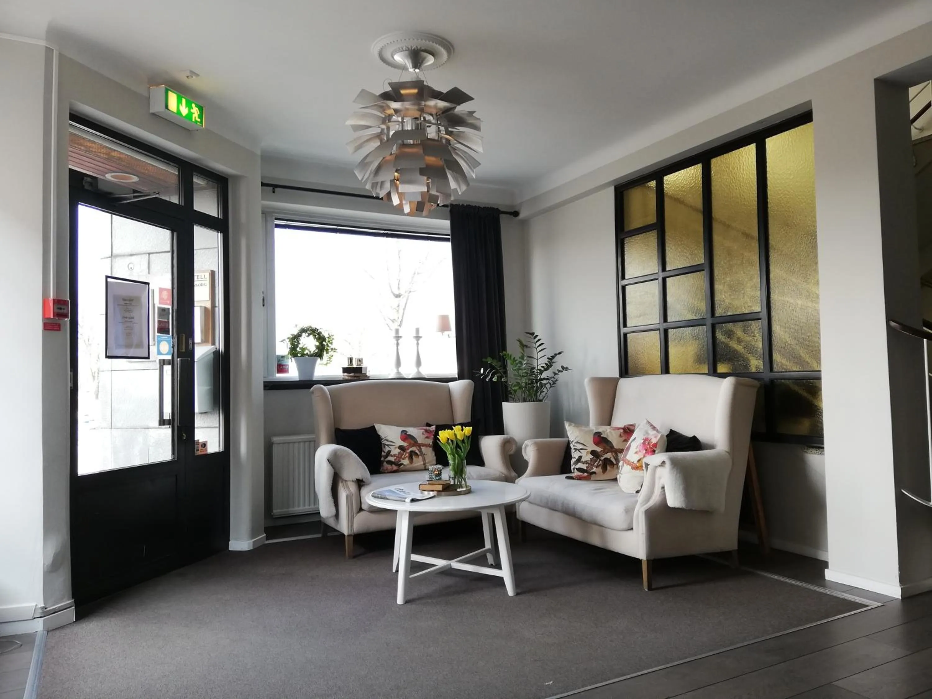 Seating area in Strand Hotell