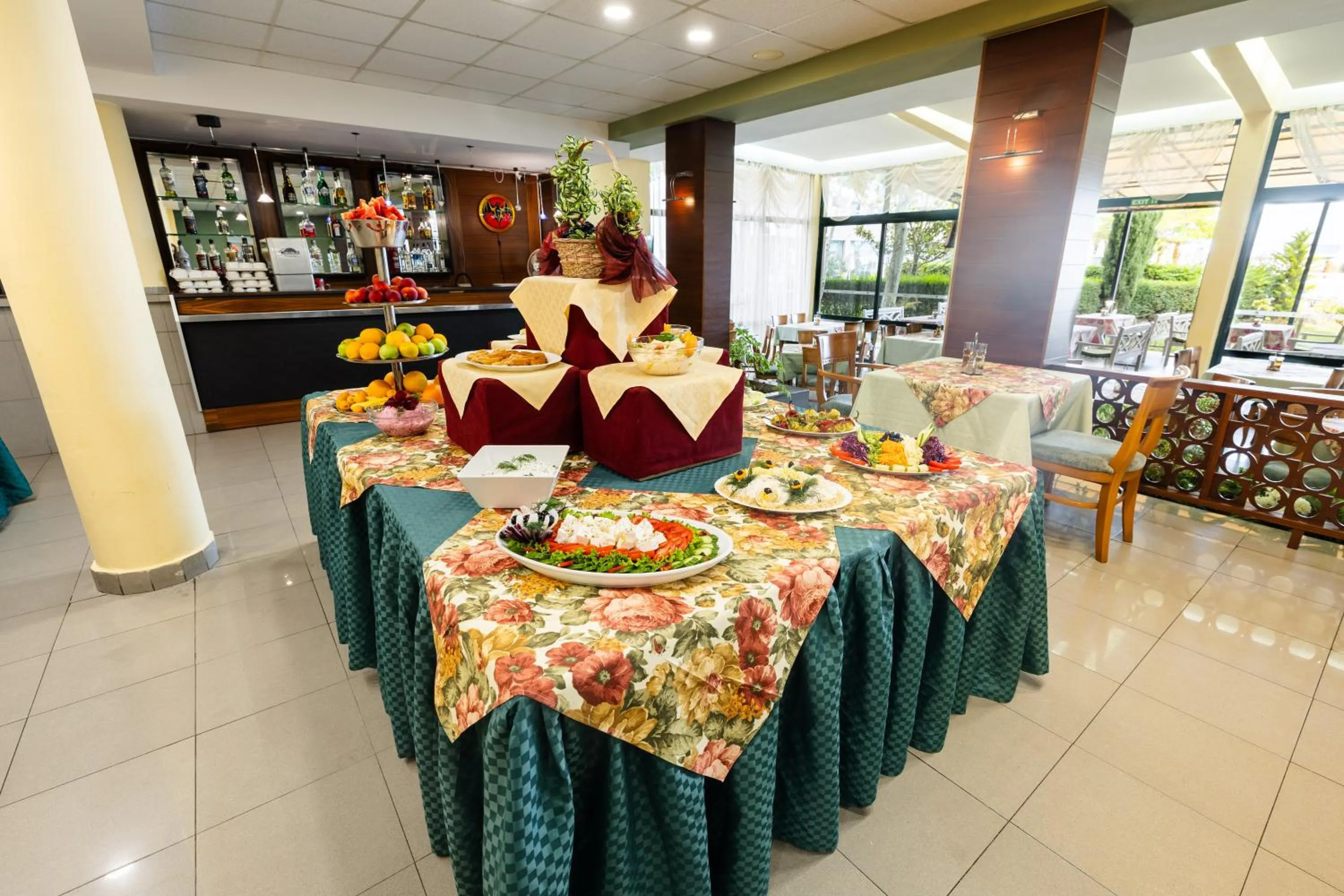 Restaurant/places to eat in Hotel Slavyanski