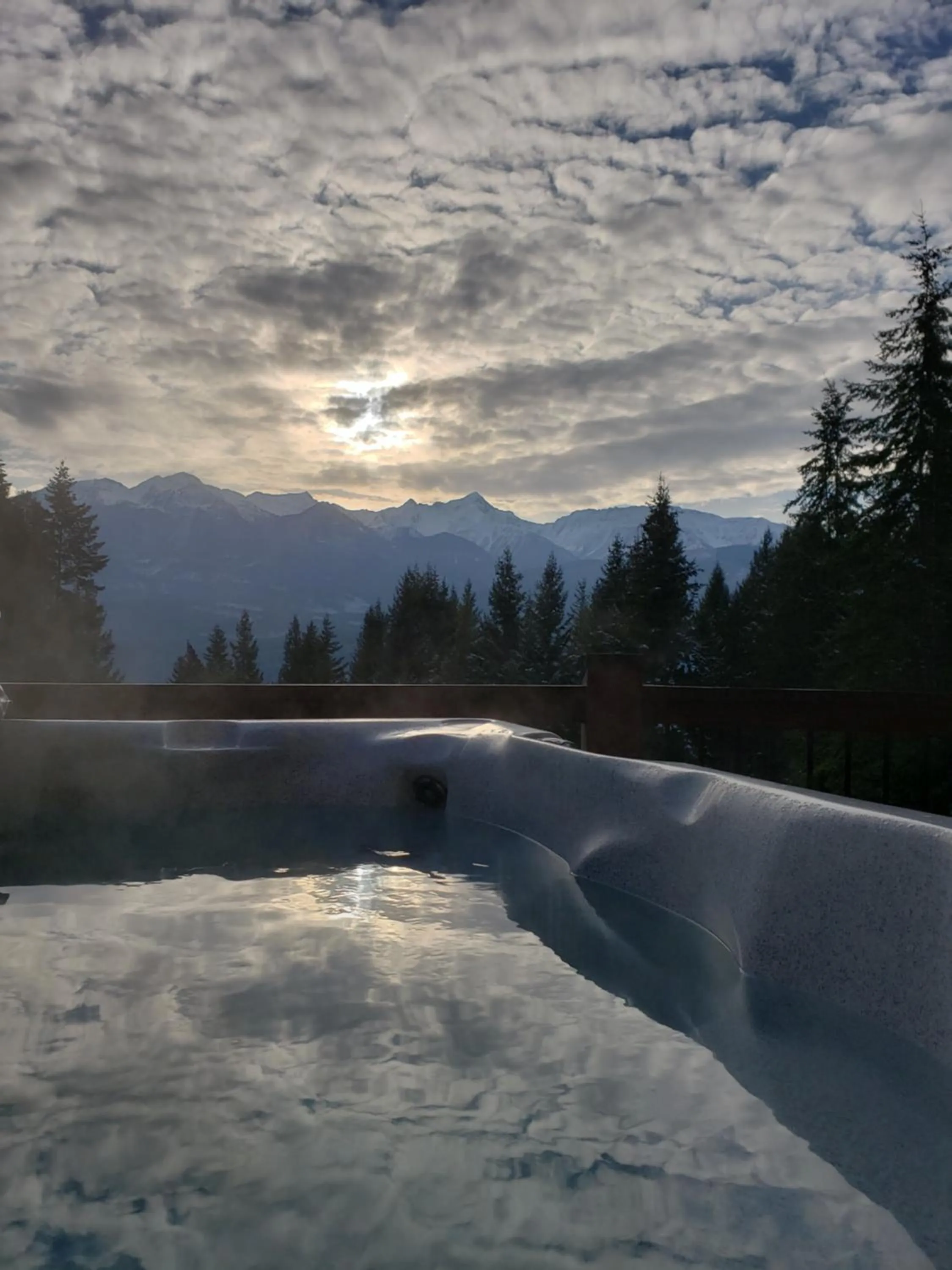 Spring in Cedar House Restaurant & Chalets