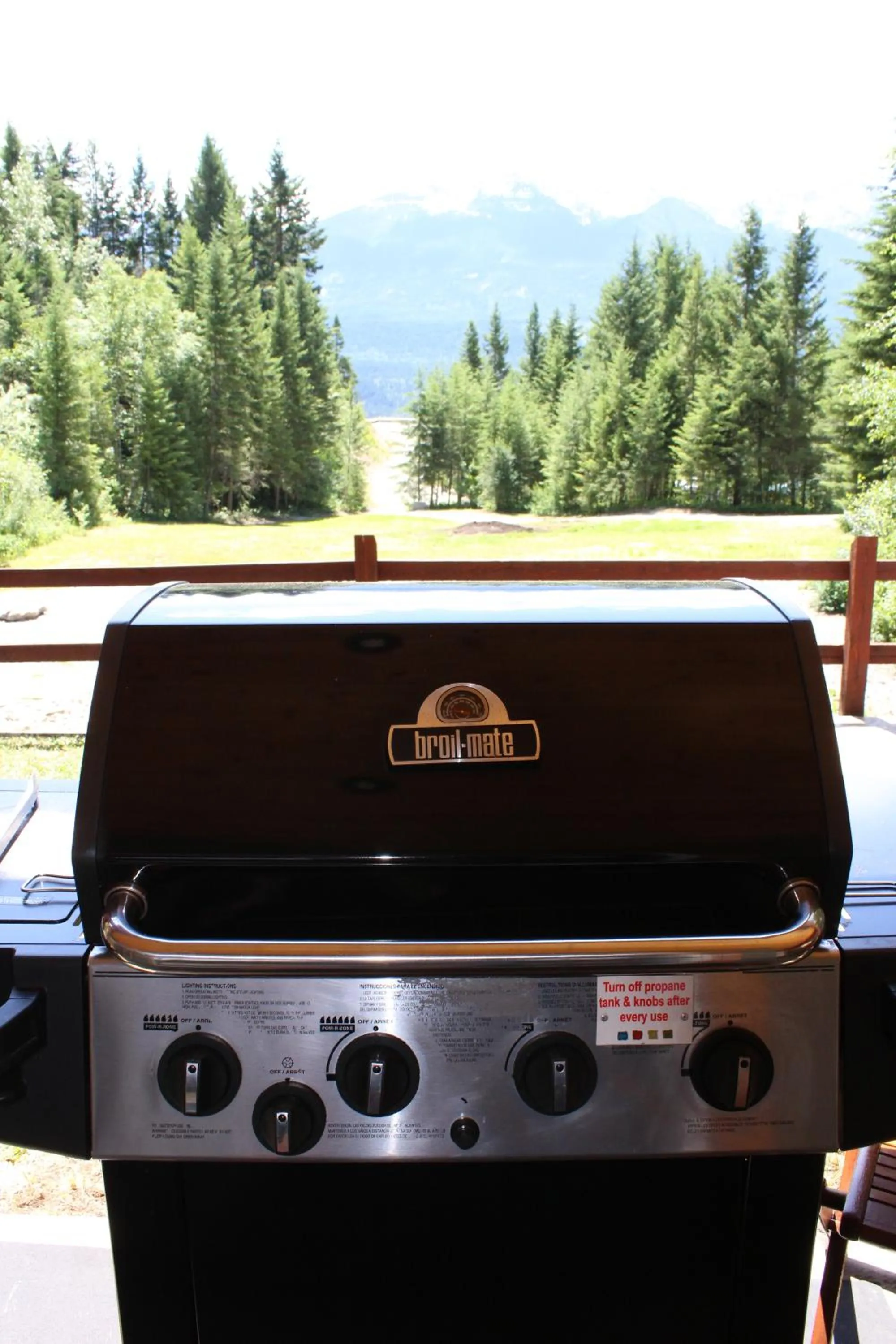 Patio in Cedar House Restaurant & Chalets