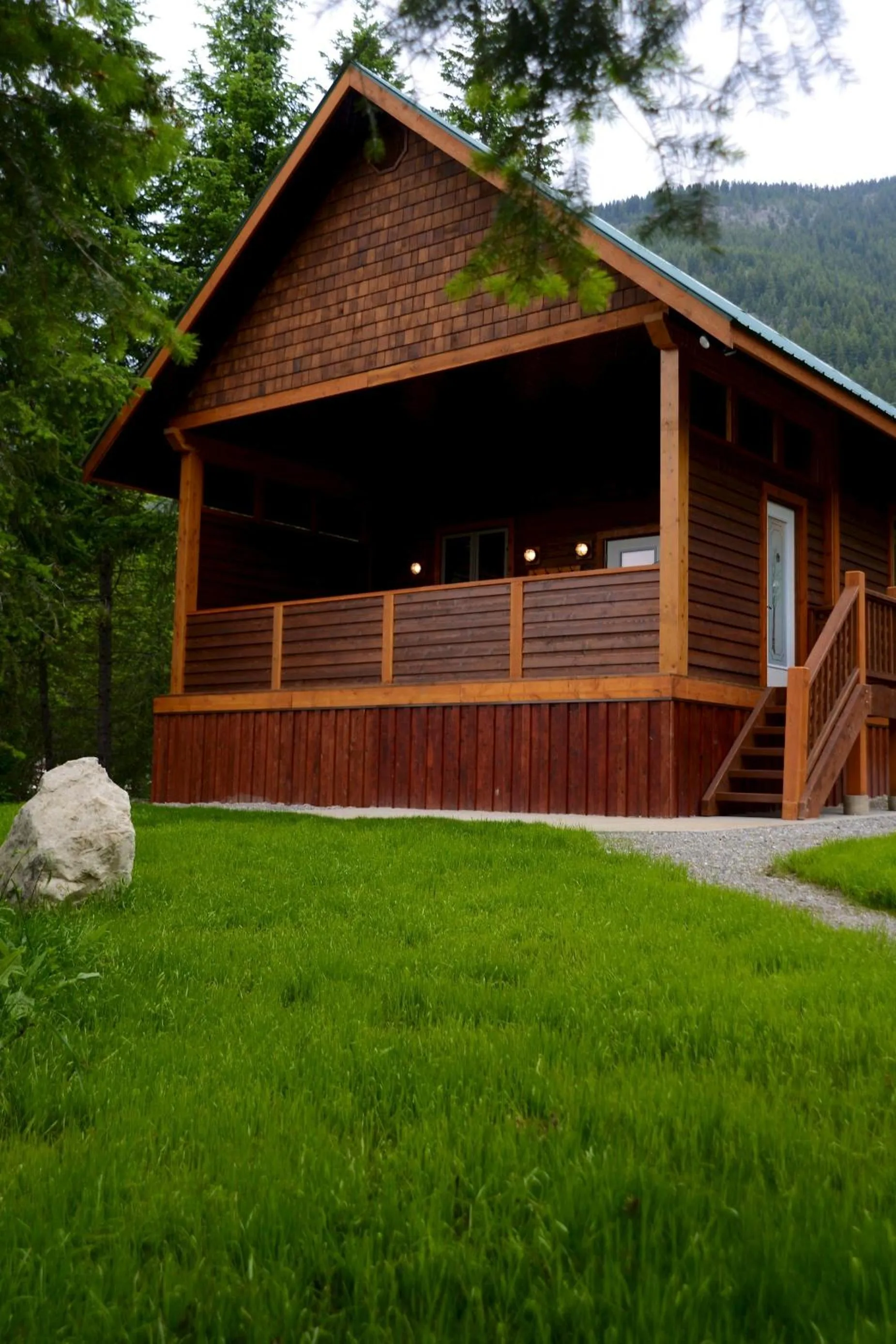 Facade/entrance in Cedar House Restaurant & Chalets
