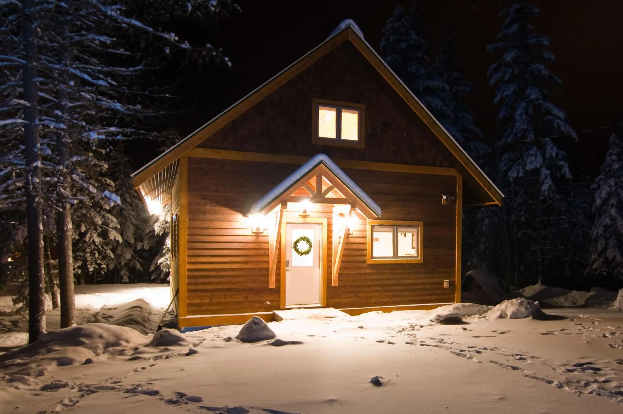 Facade/entrance in Cedar House Restaurant & Chalets